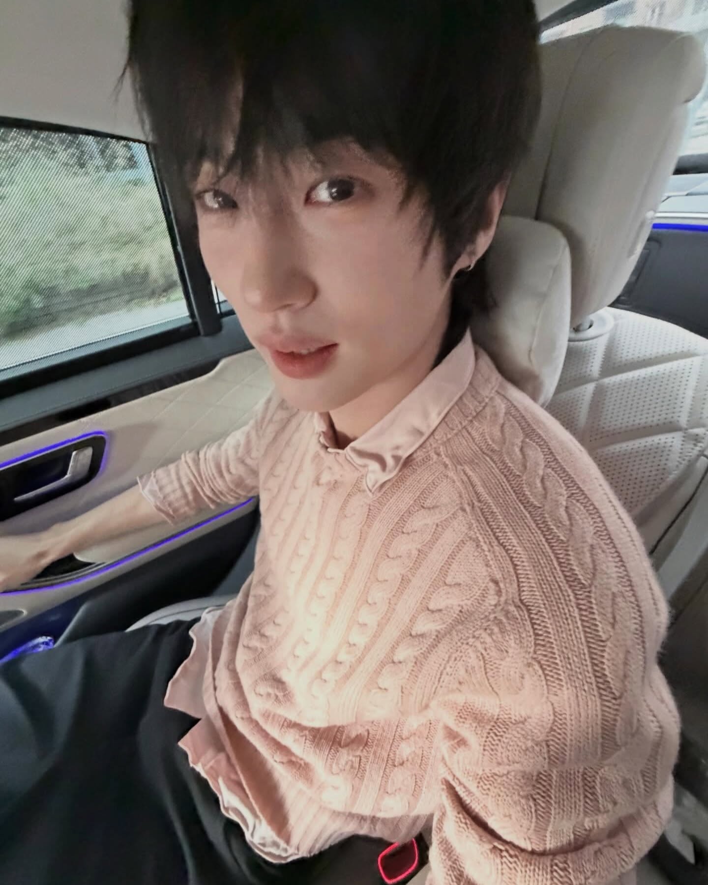 밀라노의 밤, 프라다를 입은 카리나와 변우석 — Look 4