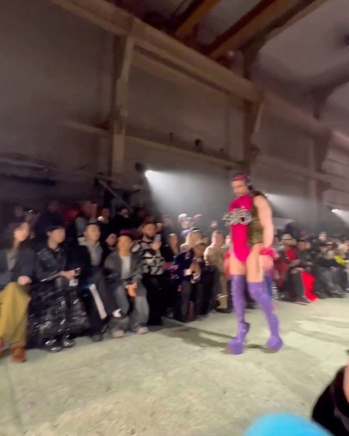 윈도우센, 킬 빌에서 영감받은 FW24 컬렉션 공개 — Look 4