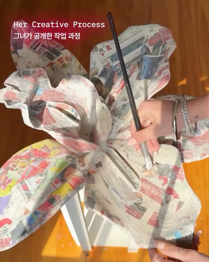 손보다 커진 난초, 실물이 아니라 조각이다 — Look 4