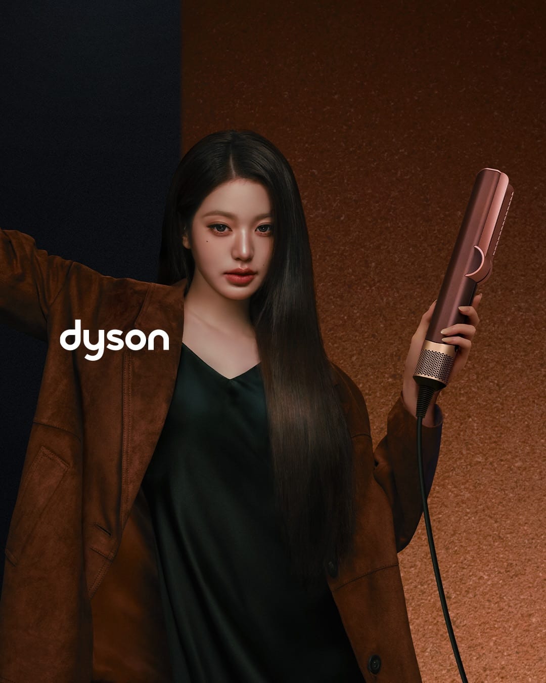 장원영과 박보검이 먼저 손에 쥔 다이슨 버건디 우드 — dyson, Look 5