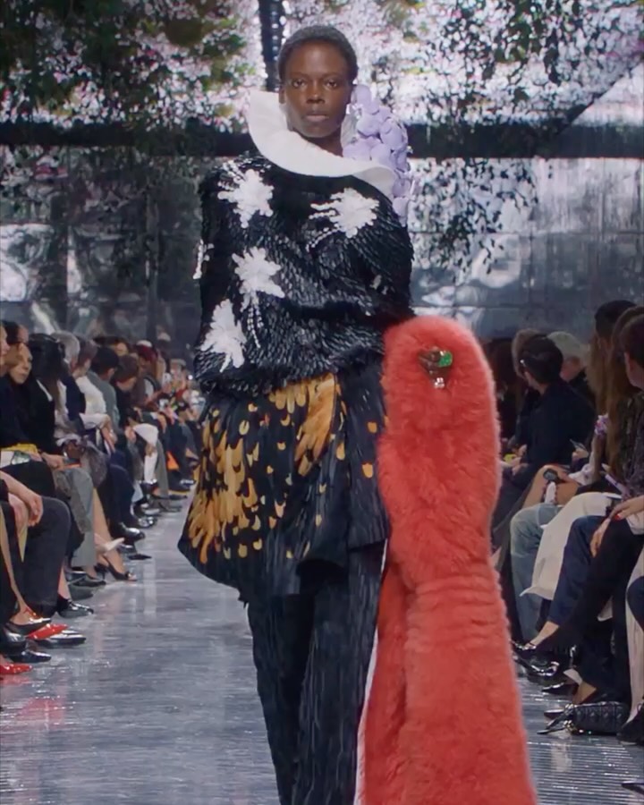 조나단 앤더슨이 선보인 디올 오뜨 꾸뛰르 데뷔작 — Look 3