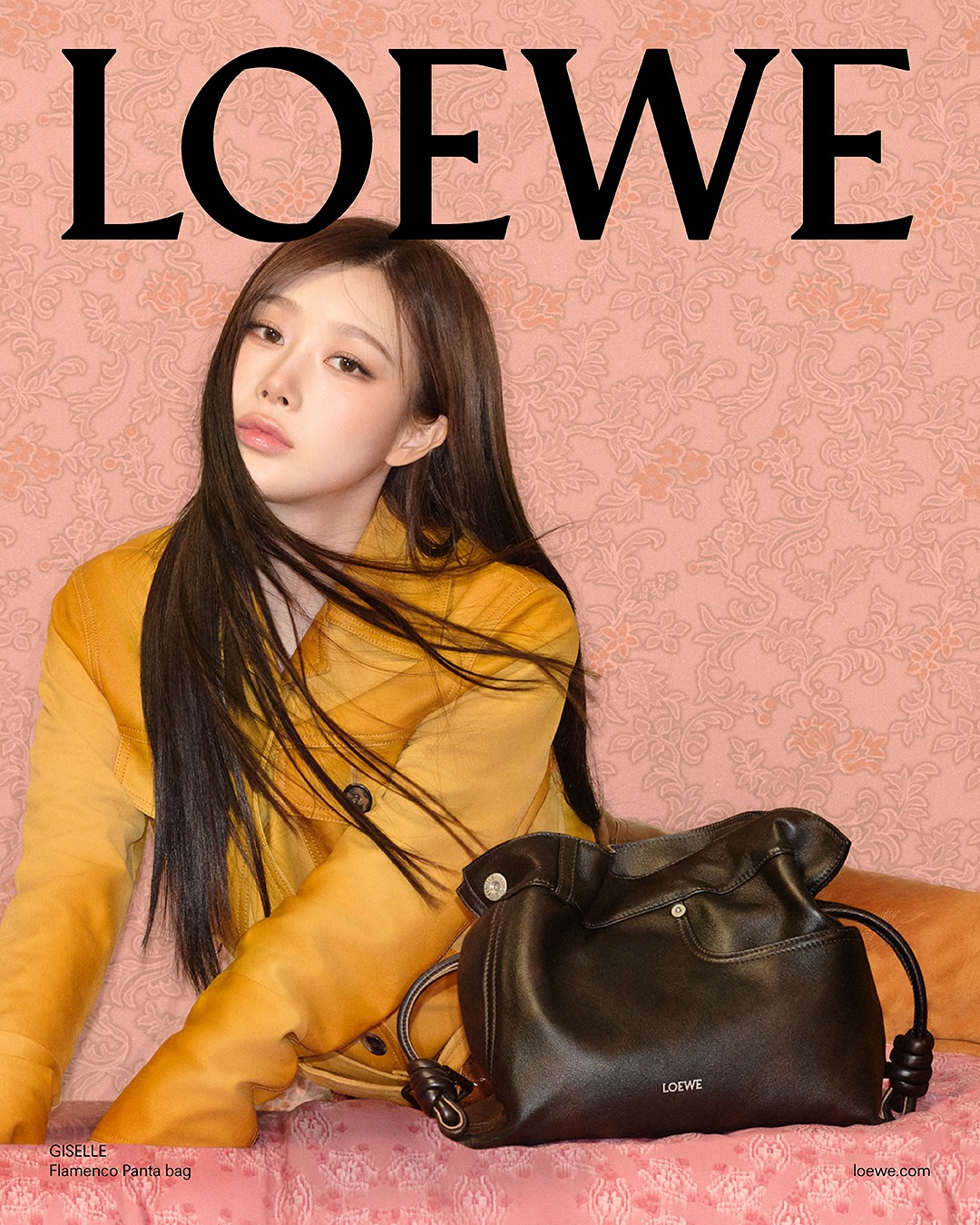 로에베, 지젤과 함께한 서울 캠페인 공개 — Look 3