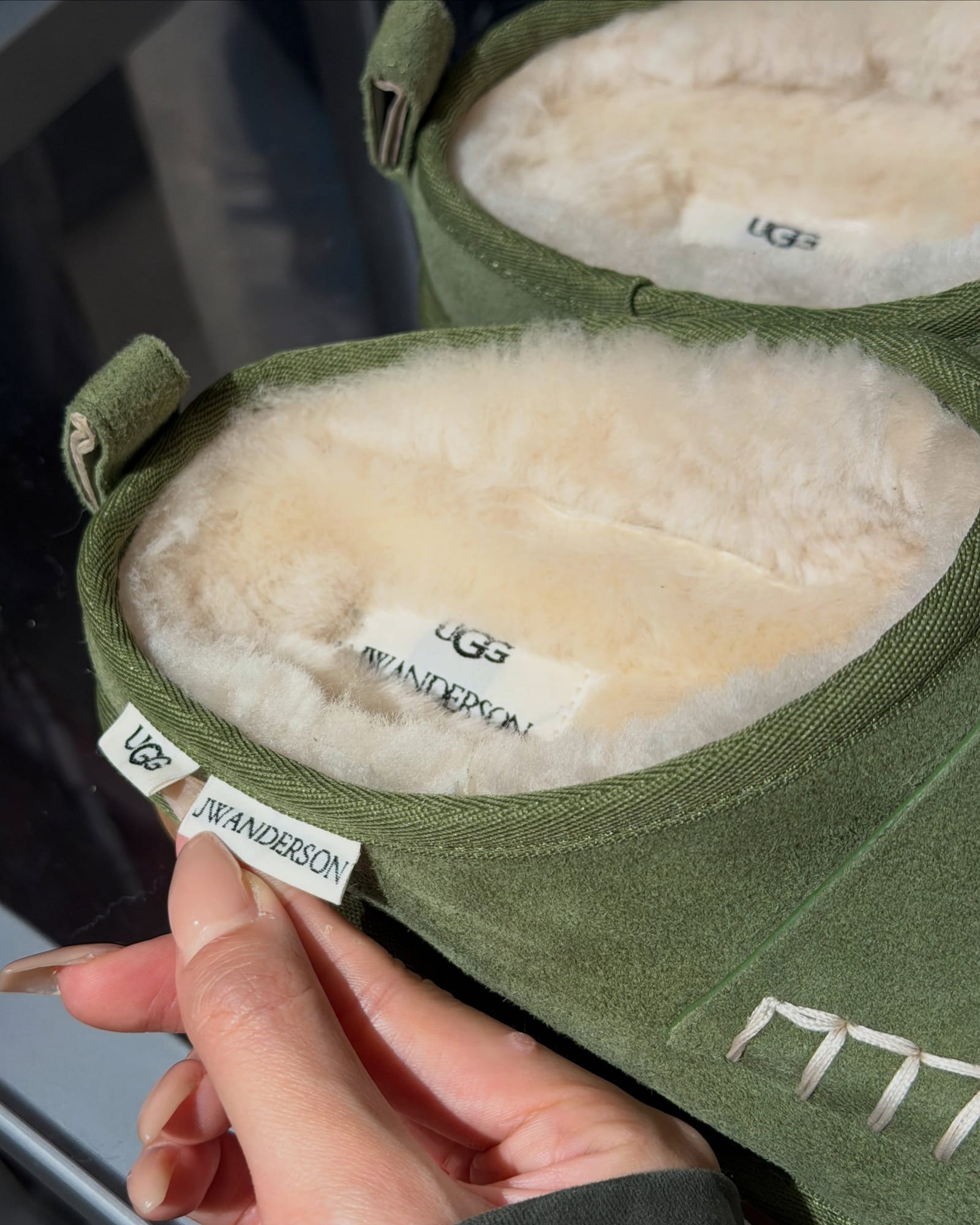 어그와 JW 앤더슨이 만들어낸 첫 번째 놀라움 — ugg, Look 5