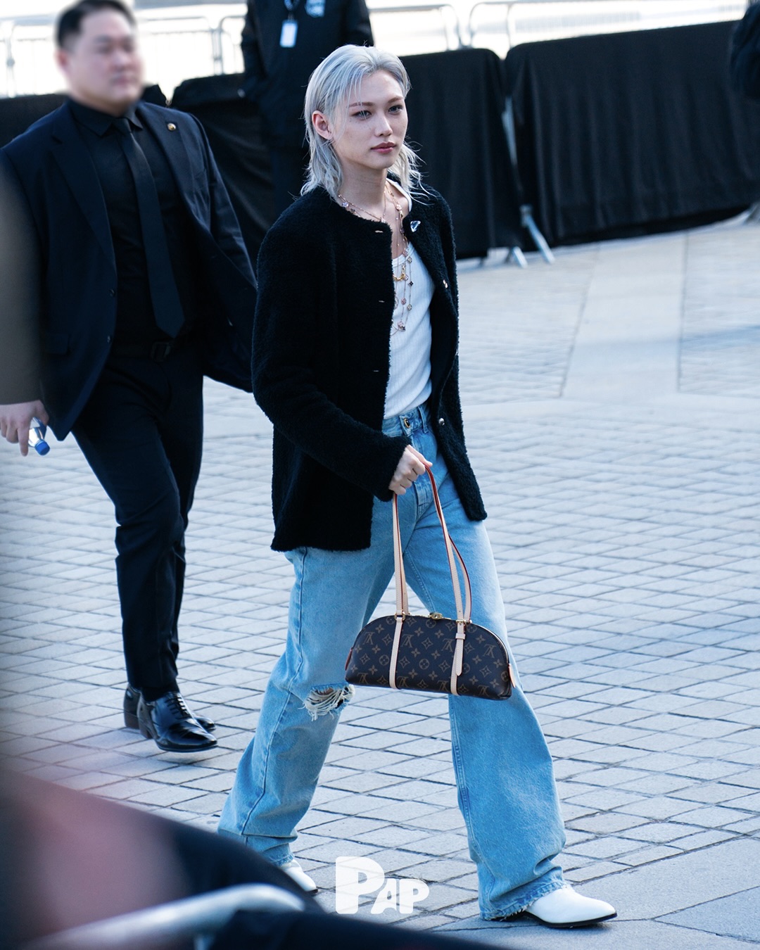 루이 비통 앰버서더 펠릭스, 파리서 포착 — Look 4