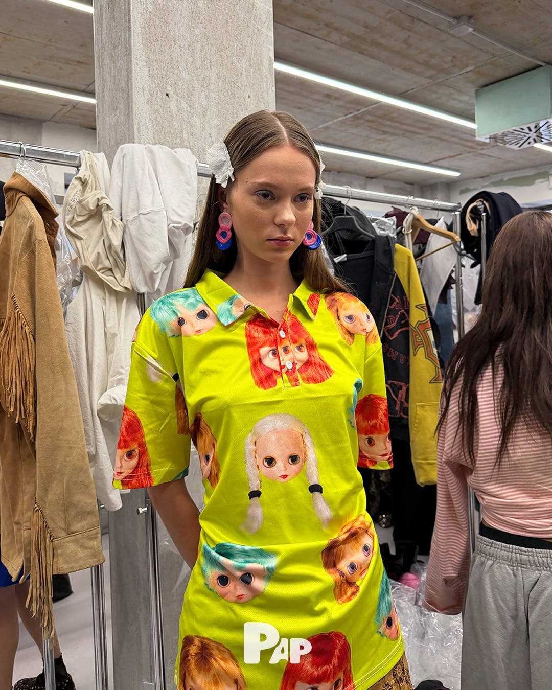 시몬 크래커가 마녀와 블라이스 인형을 무대에 올렸다 — simon cracker, Look 10