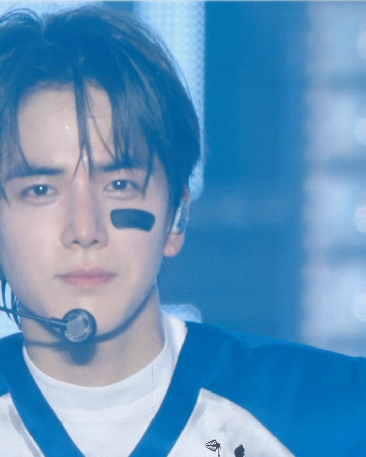 더보이즈, 데뷔 이후 모든 시간이 교차하는 무대 — Look 4