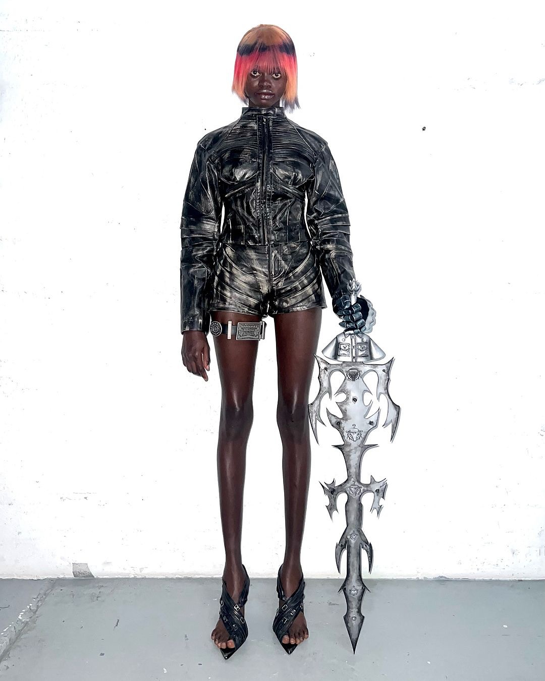 마크널, 미래와 중세를 잇는 SS25 컬렉션 공개 — Look 6