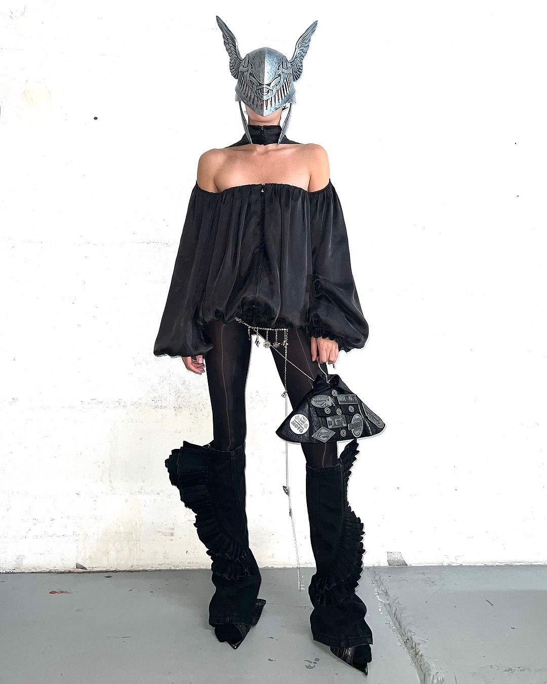 마크널, 미래와 중세를 잇는 SS25 컬렉션 공개 — Look 9