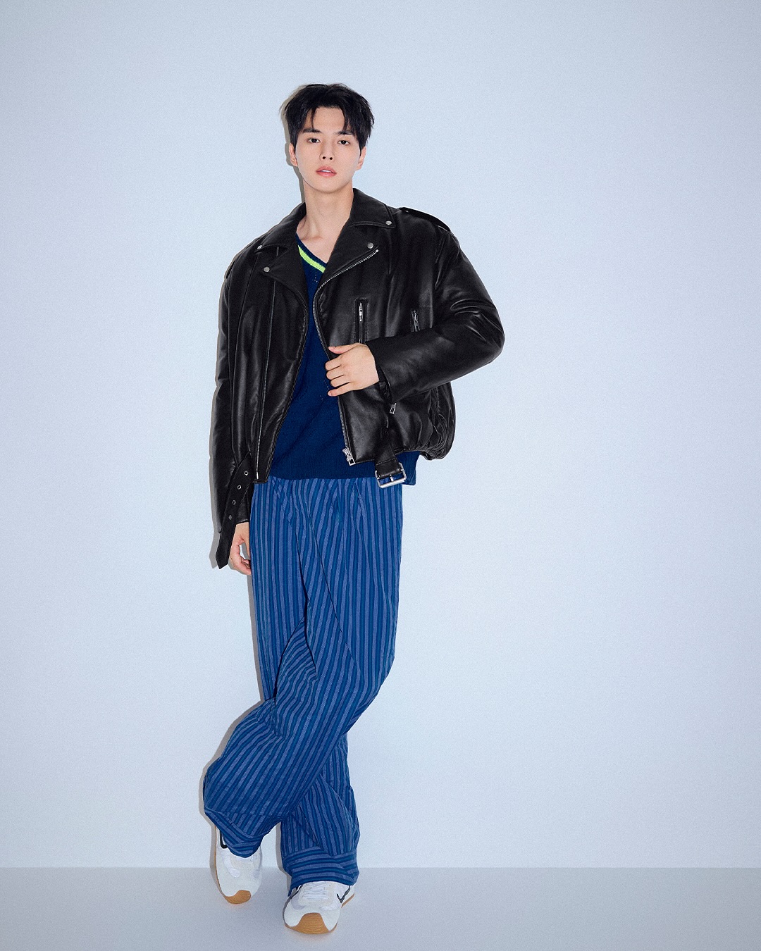 송강, 로에베 새 앰버서더로 발탁 — Look 3