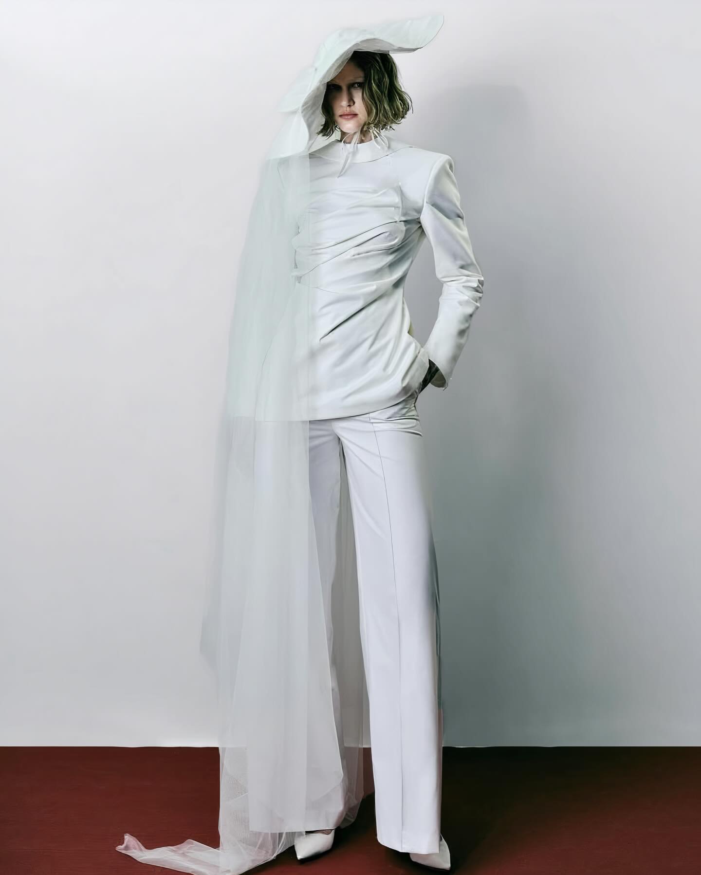 XI SCORPII, 신화와 쿠튀르가 만난 브라이덜 컬렉션 — Look 4