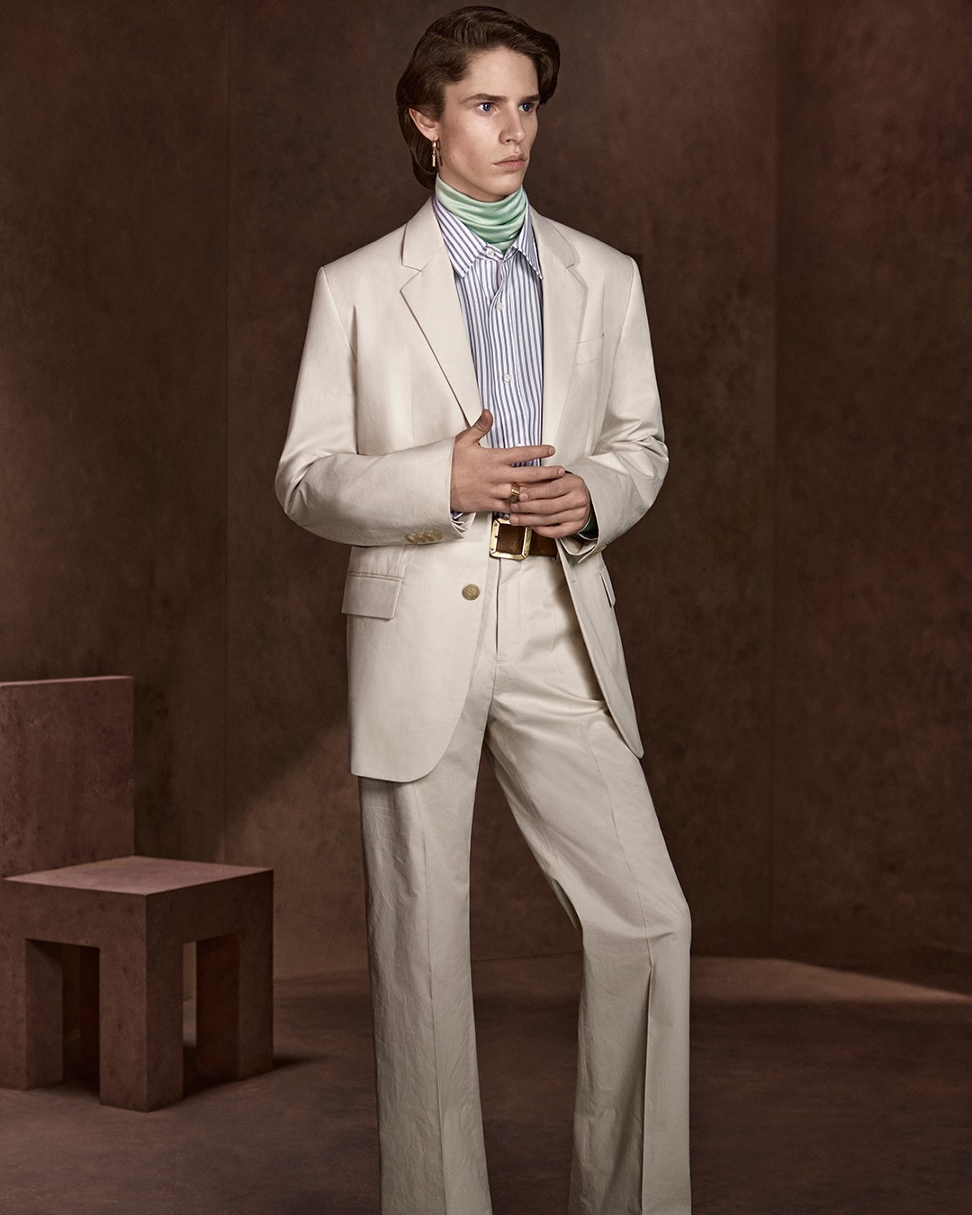 아크네 스튜디오 FW26, 30년 헤리티지를 담은 데님과 레더의 재정의 — Look 9