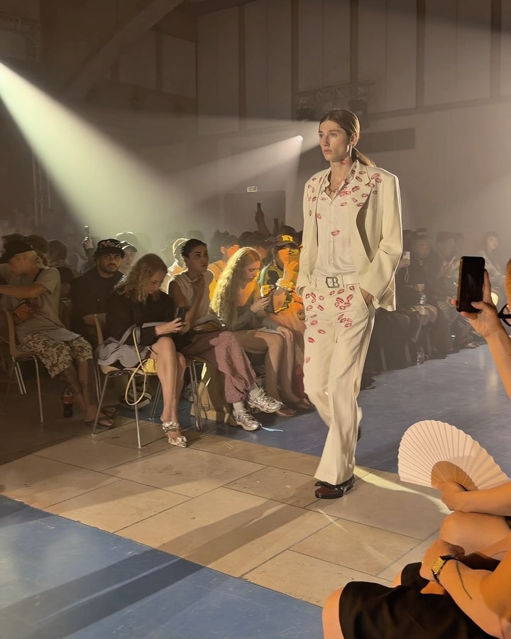 더블렛, 미래 소재로 다시 쓴 평범한 하루 — Look 9