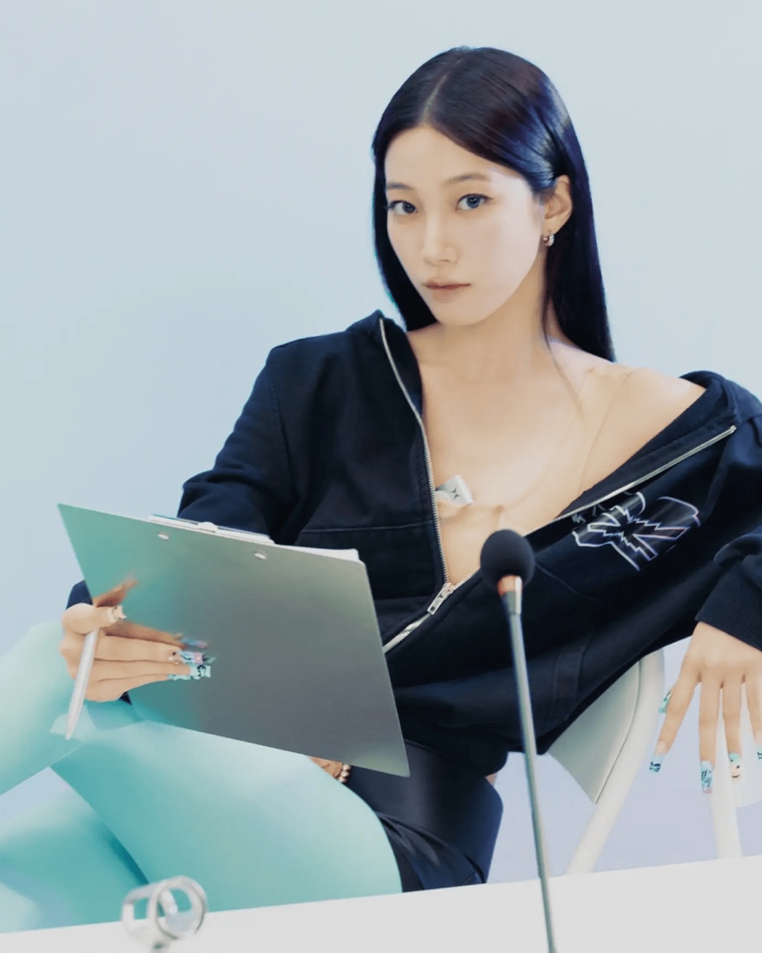 기자회견장에 선 르세라핌, 도대체 무슨 일 — lesserafim, Look 8
