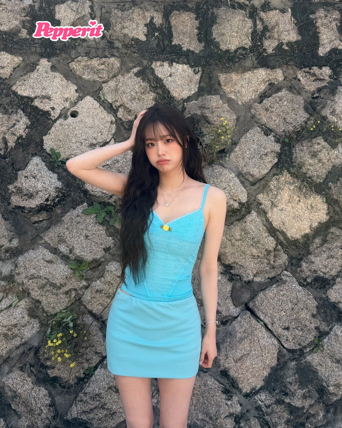 츄가 남긴 디즈니 무드, 블루 원피스 스냅