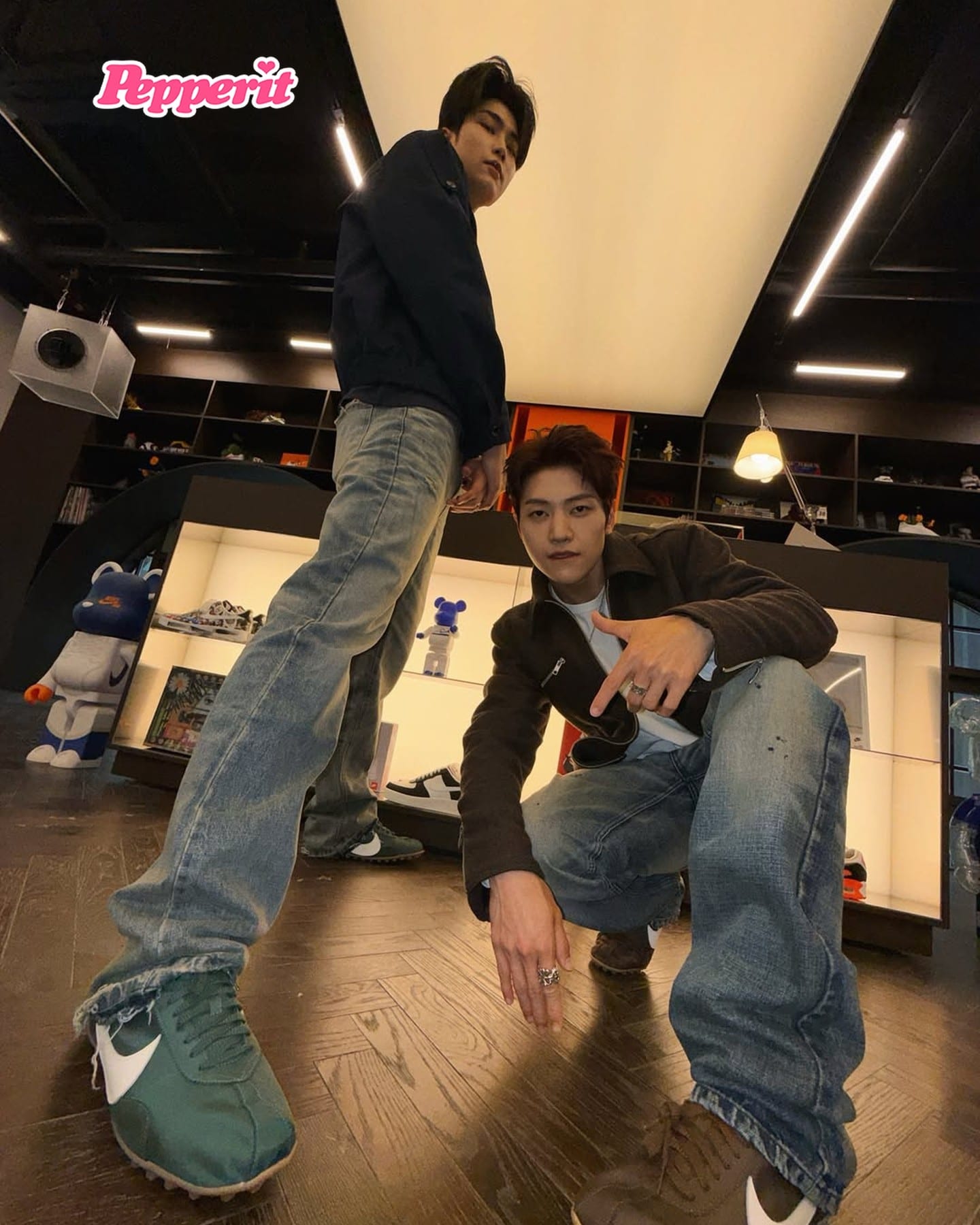 제로베이스원 석매튜·박건욱, 나이키 서울 방문 인증샷
