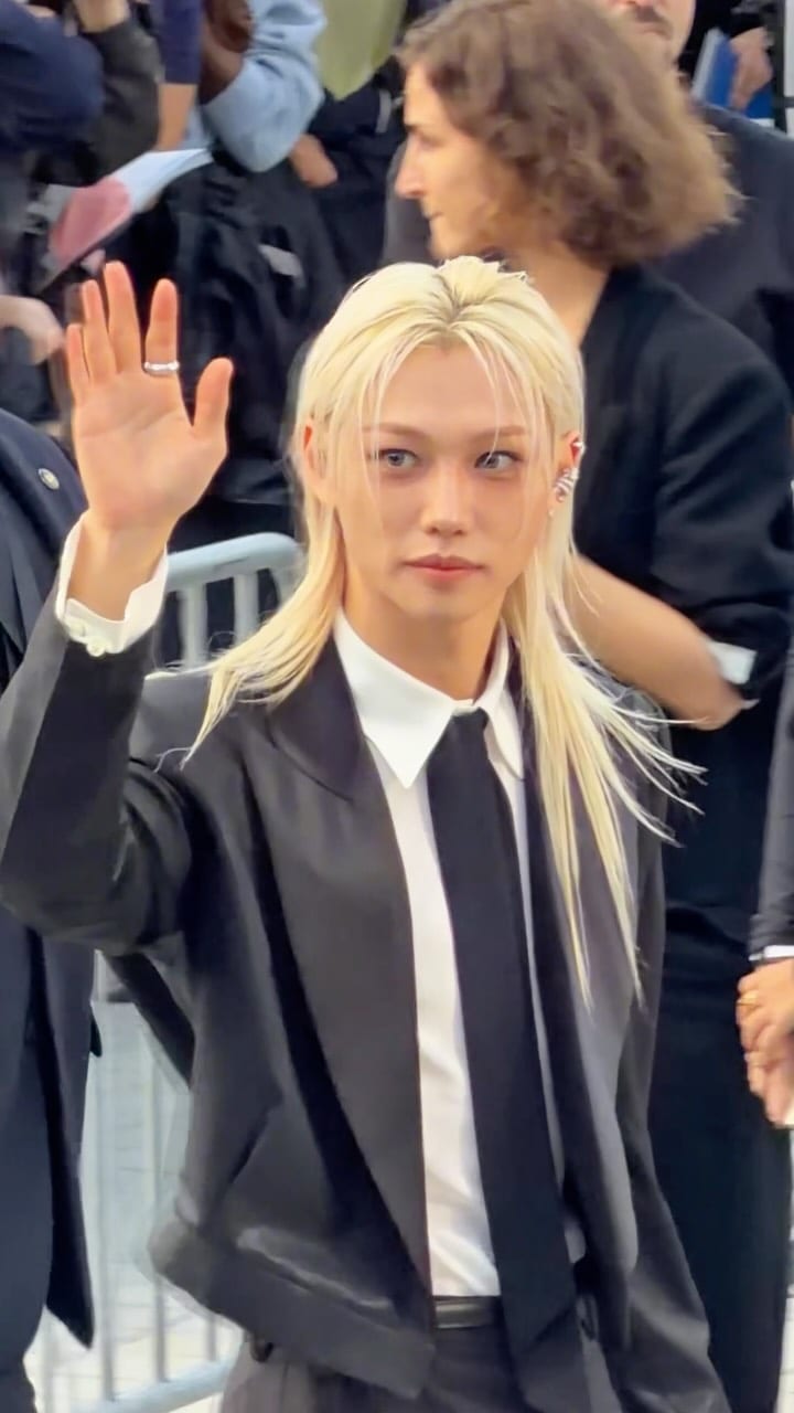 루이 비통 쇼에 필릭스 없으면 이제 섭섭하잖아