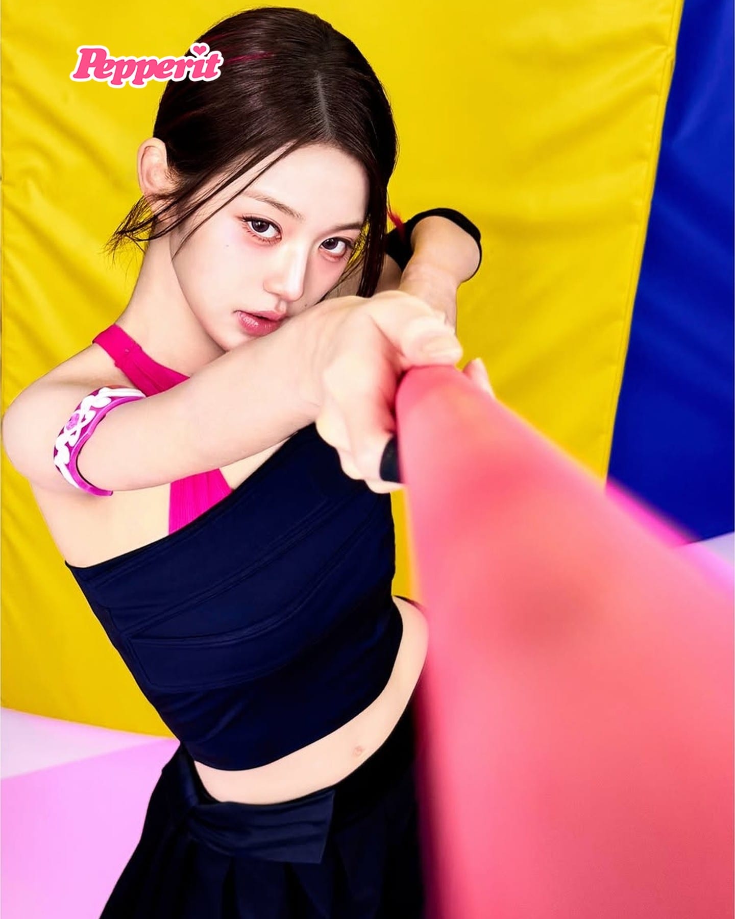 아이브 원영·유진, 히어로 컷 공개