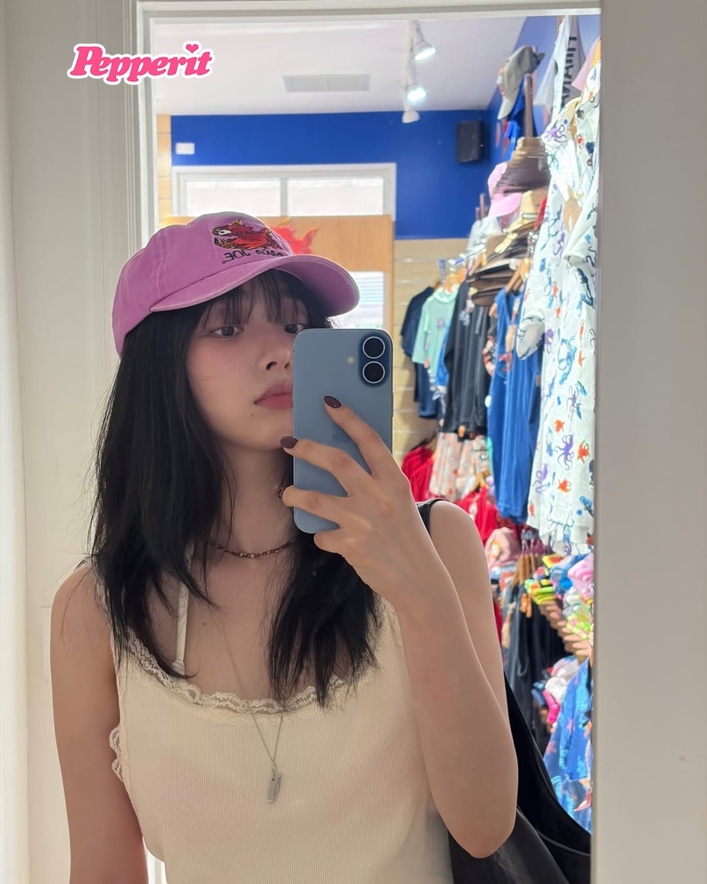 카리나, 휴가 중 아기 돼지와 찰칵 📸
