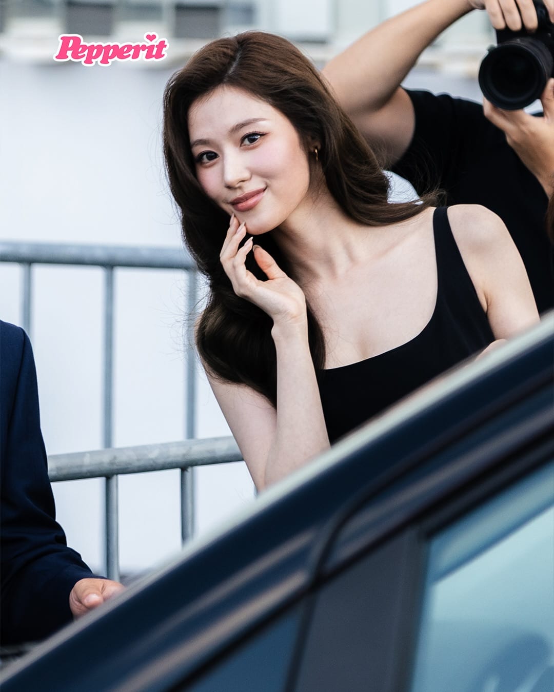 밀라노에 뜬 세 사람, 재현·사나·이도현 프라다 쇼장 접수