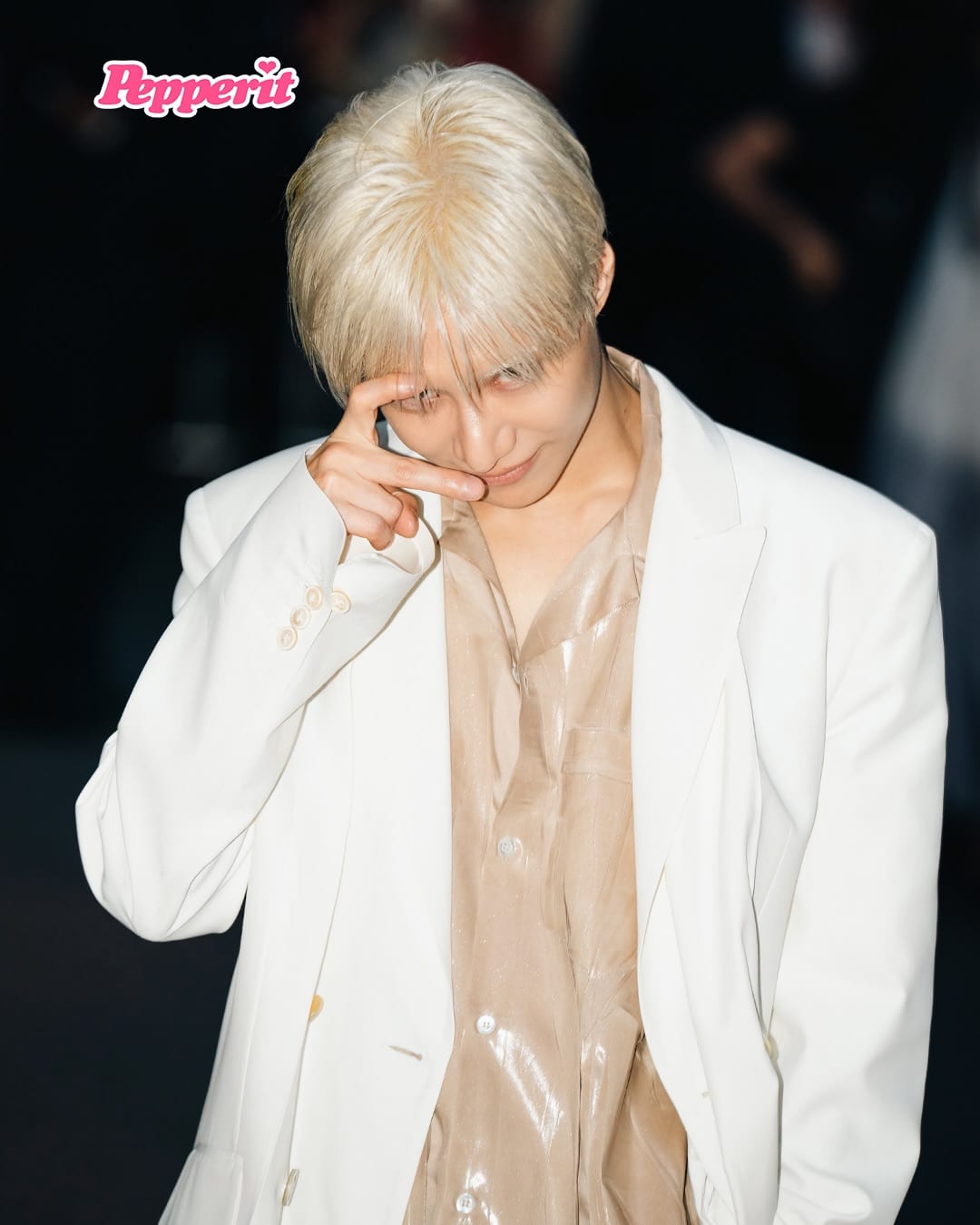 파리가 천국으로, 태민의 올 화이트 마르지엘라 순간