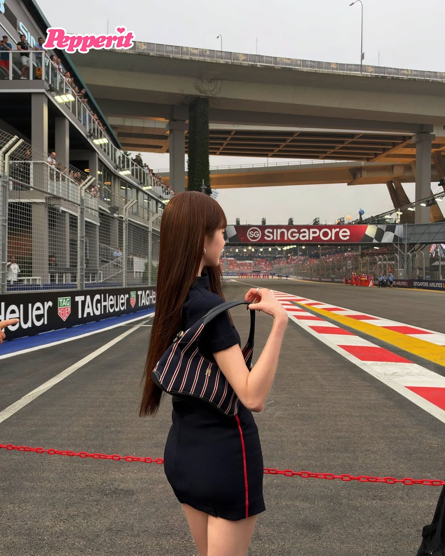 장원영, 싱가포르 F1 서킷에서 공개한 타미힐피거 룩