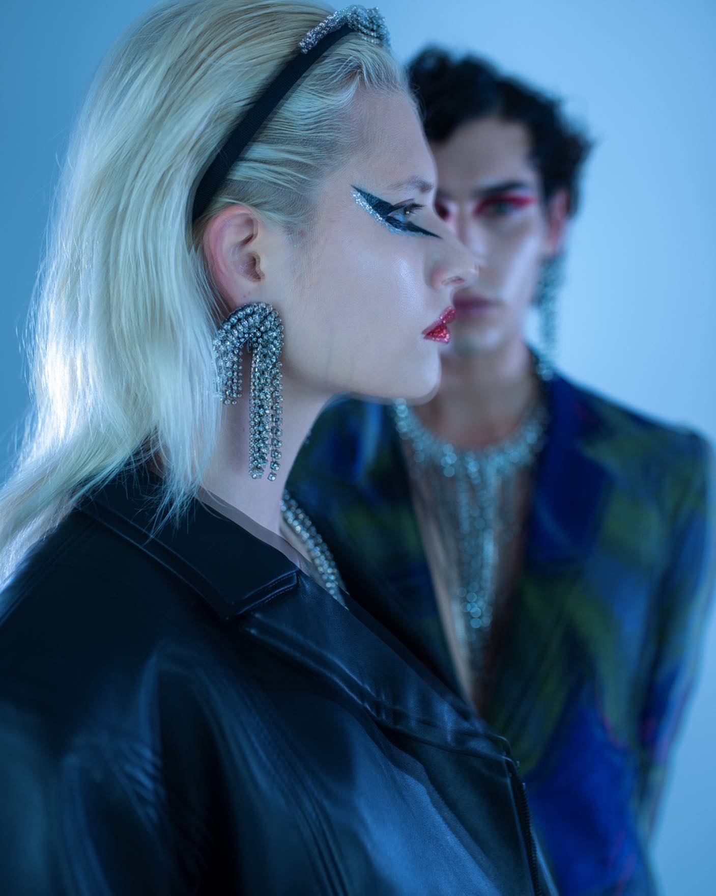 SYNONYMS & ANTONYMS — Look 6