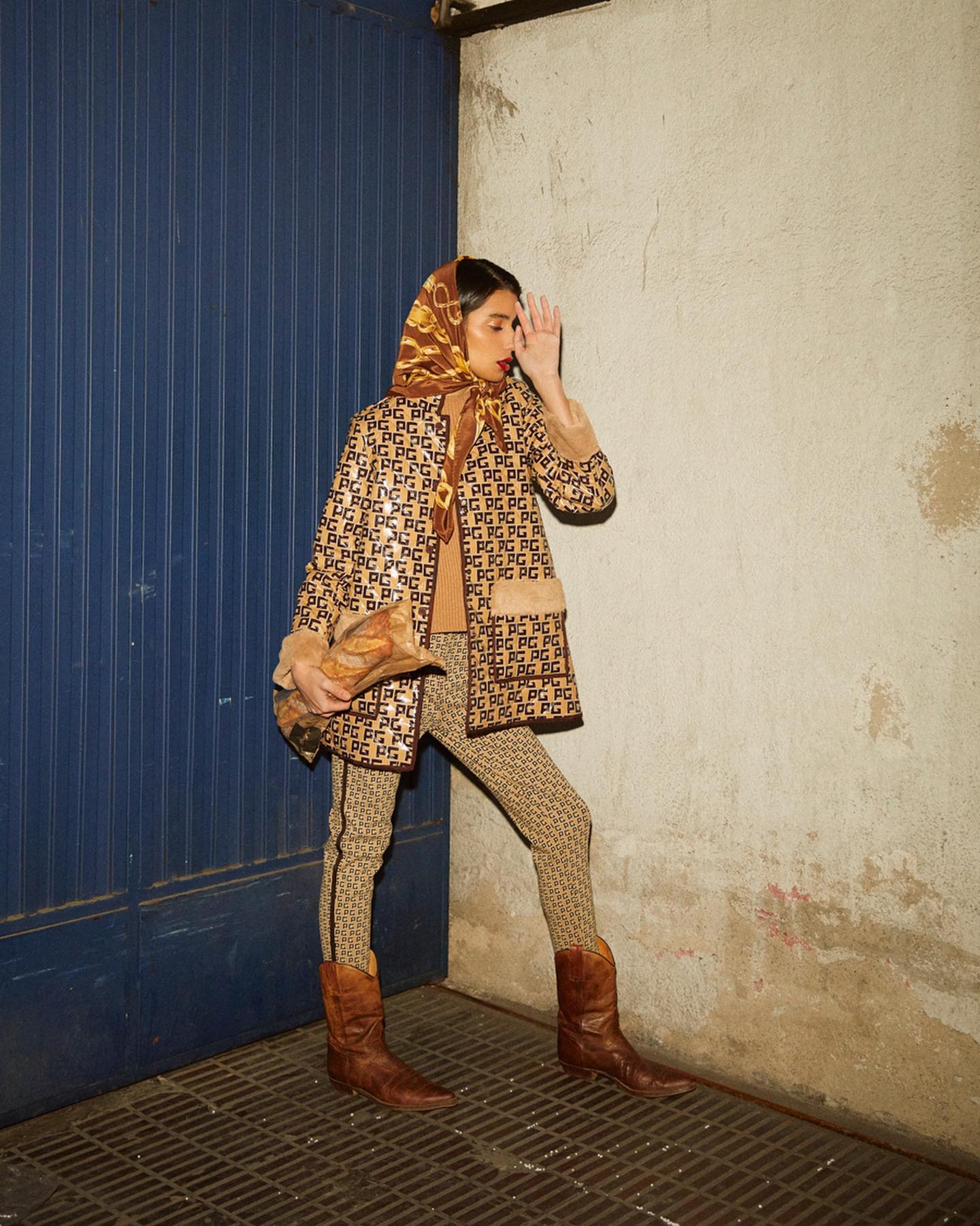 VICTORIA'S SHOPPING DAY — Look 6
