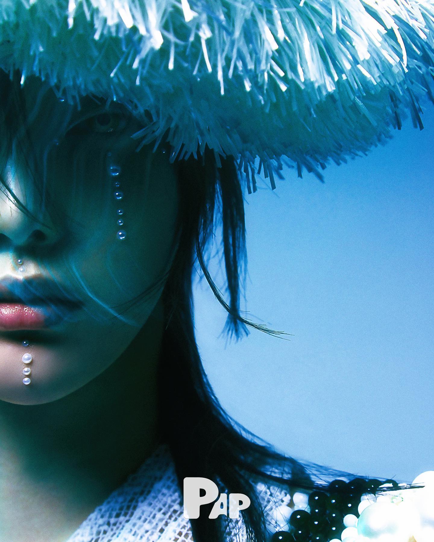 ETERNAL CARNIVAL — Look 3
