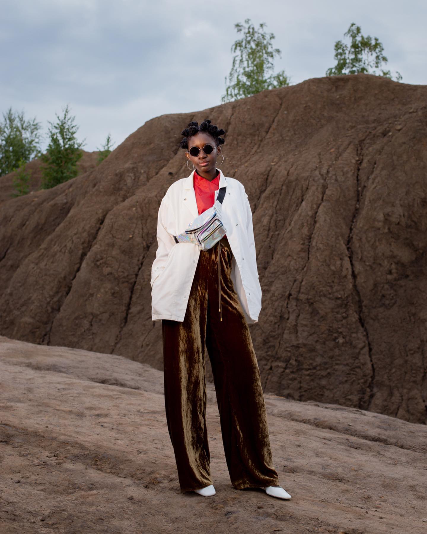 IT'S SUZANNE — Look 2