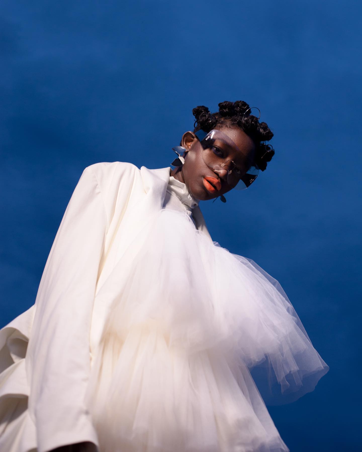 IT'S SUZANNE — Look 6
