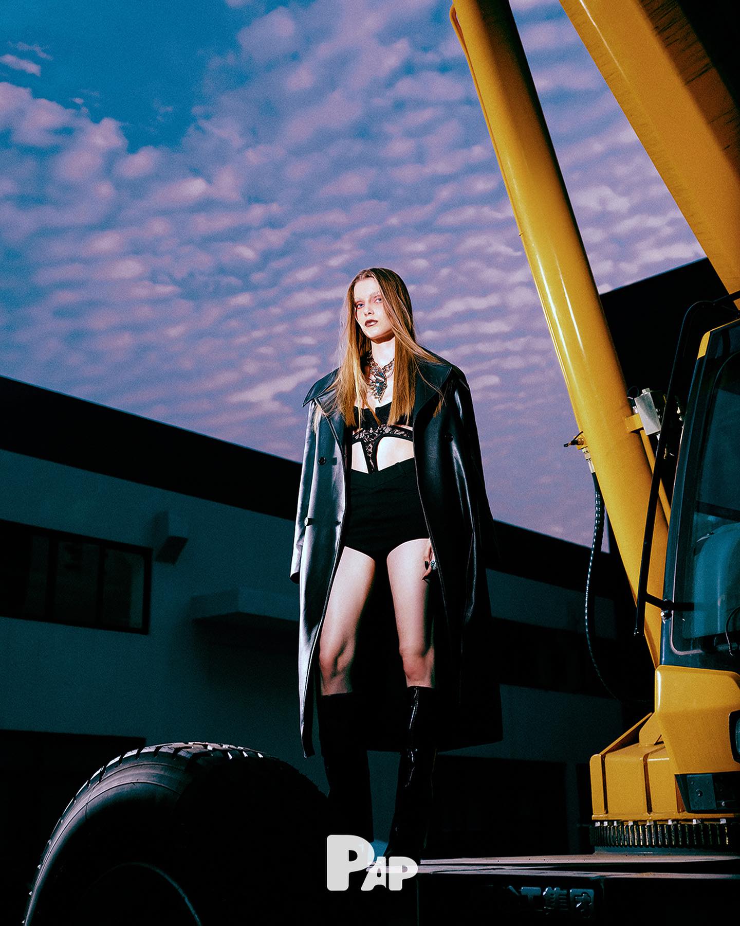 DARK ANGEL — Look 3