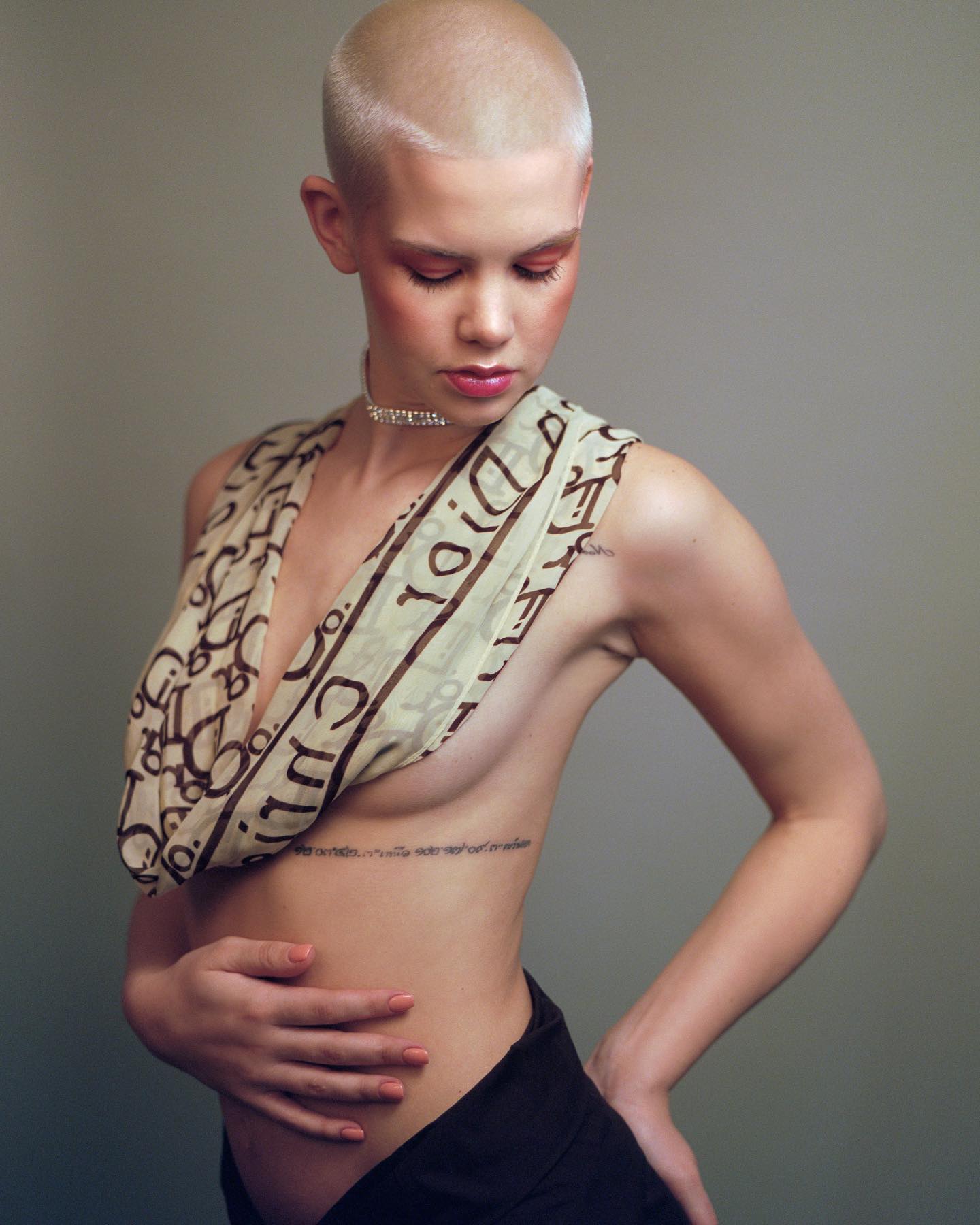 SILK & HONESTY — Look 5
