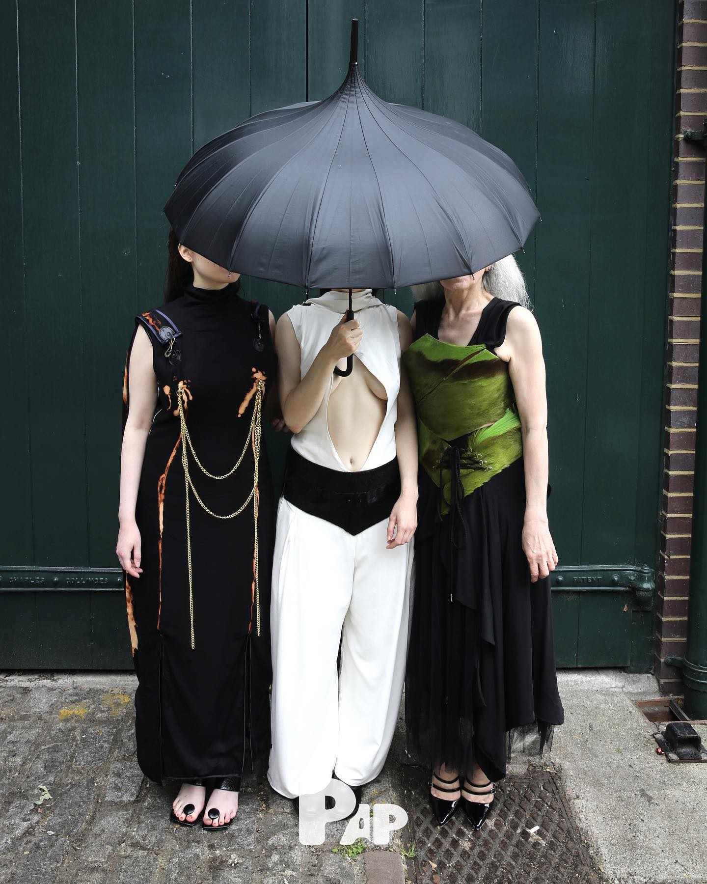 FAMILY BUSINESS A FASHION STORYLINE — Look 1