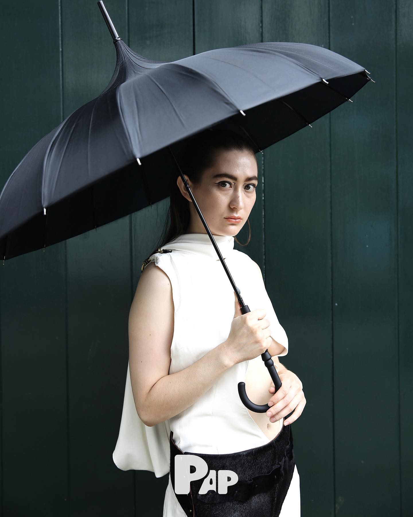 FAMILY BUSINESS A FASHION STORYLINE — Look 2