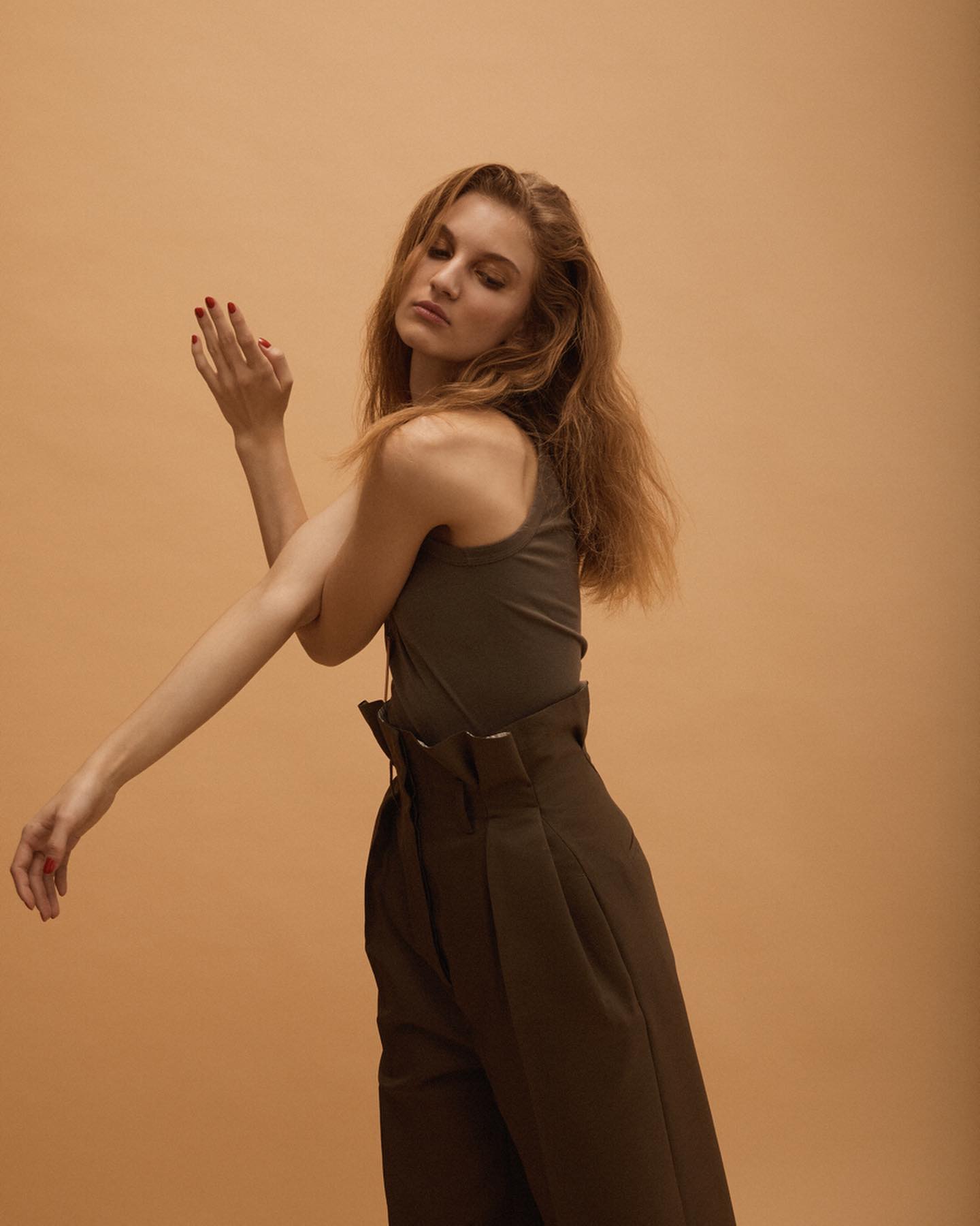 IT'S DARK OUTSIDE — Look 3