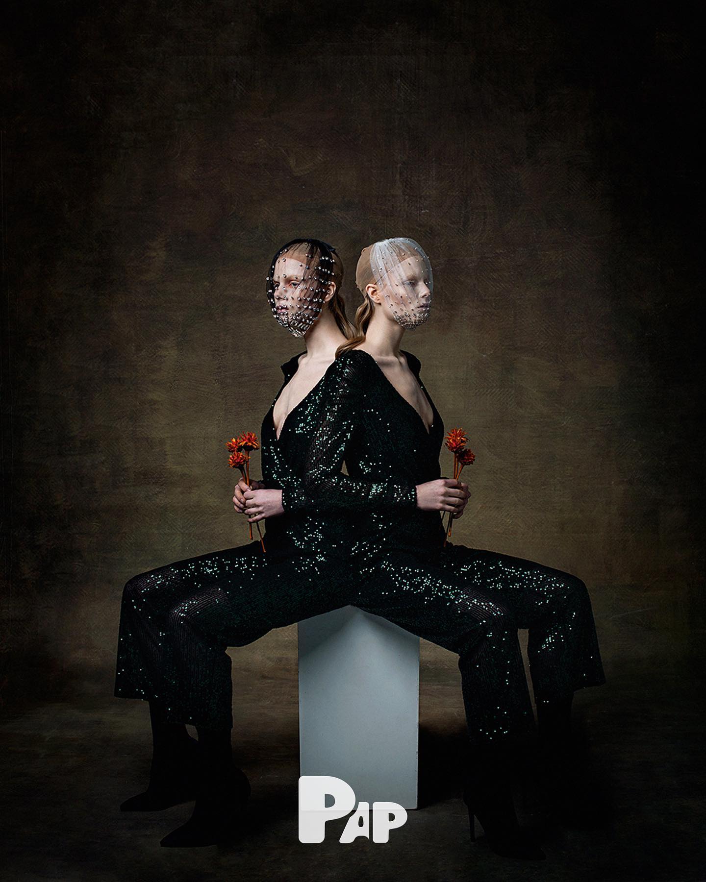 ARI & EMILY — Look 5