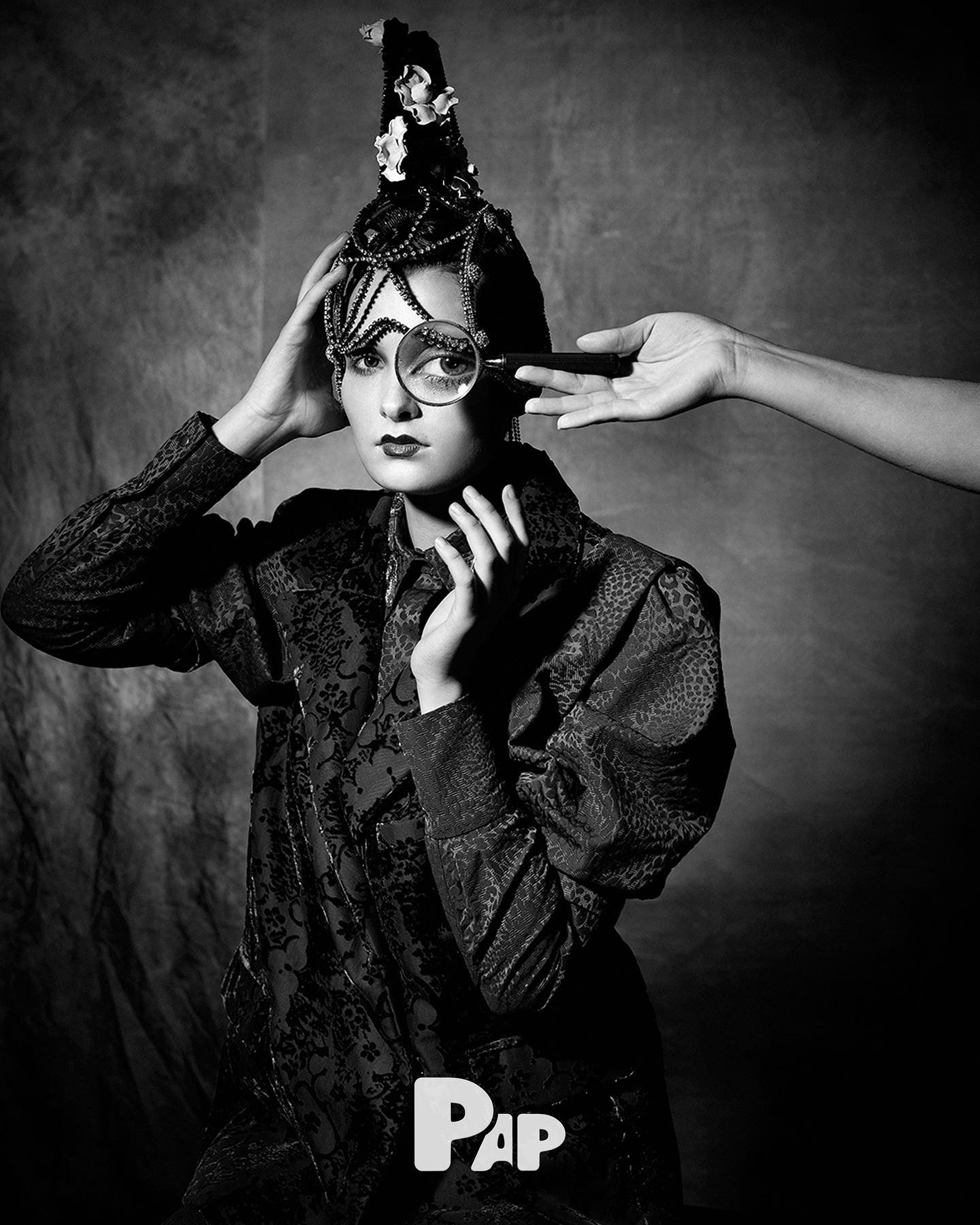 ARI & EMILY — Look 9