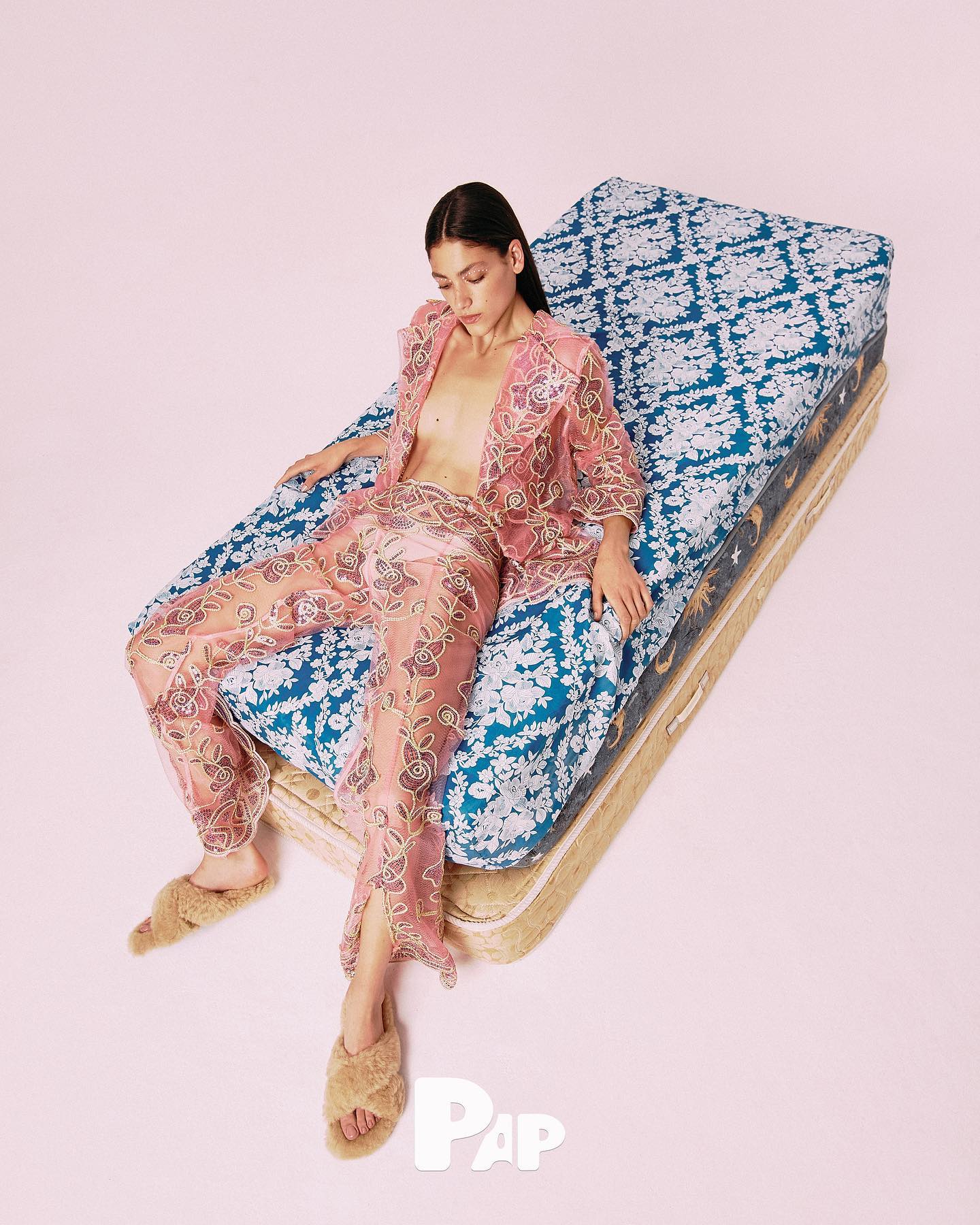 GOOD NIGHT — Look 3