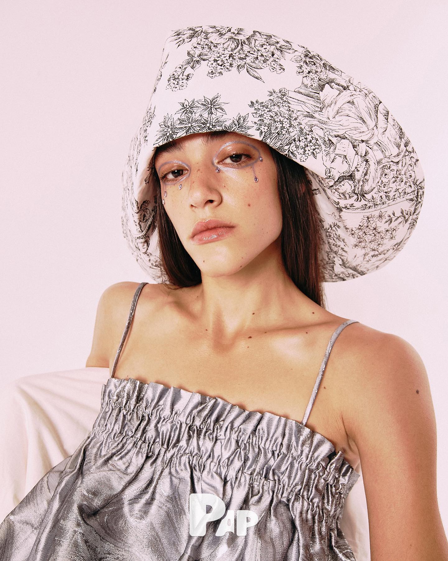 GOOD NIGHT — Look 10