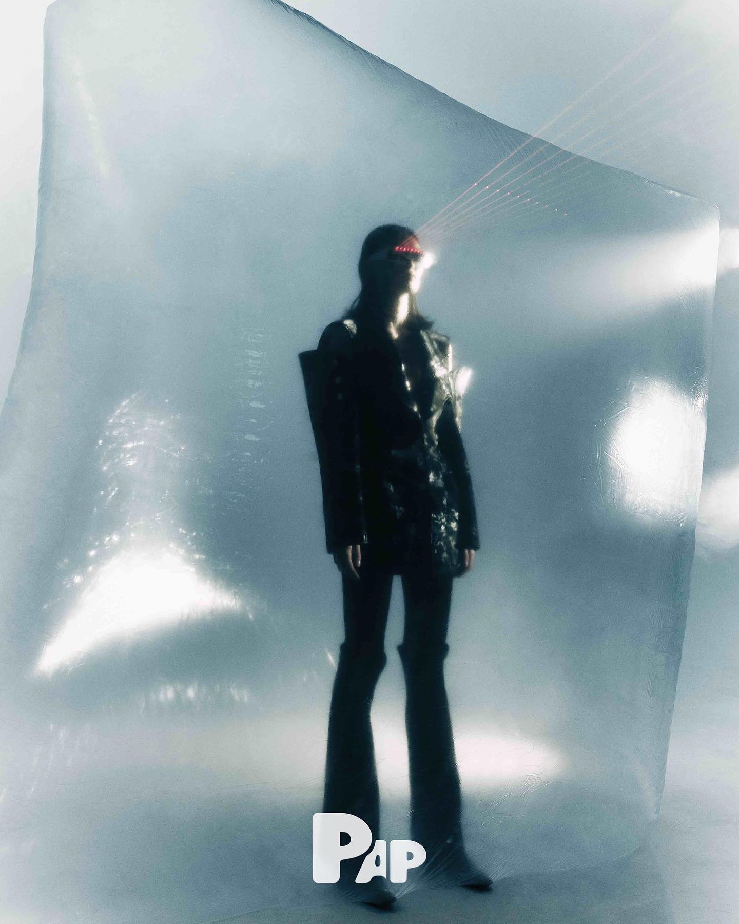 TRANSMITTANCE — Look 5