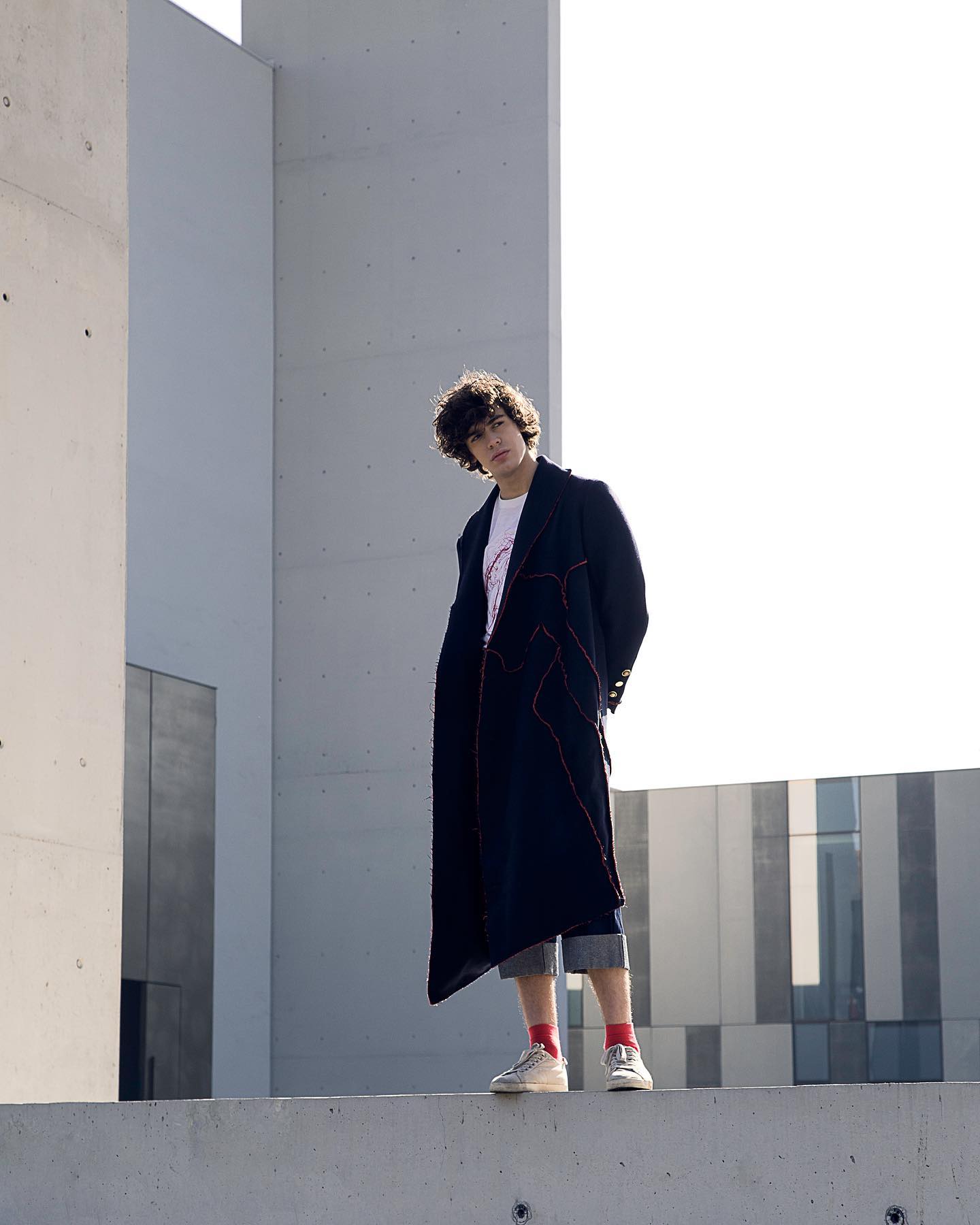 UNUSUAL SHAPE — Look 8