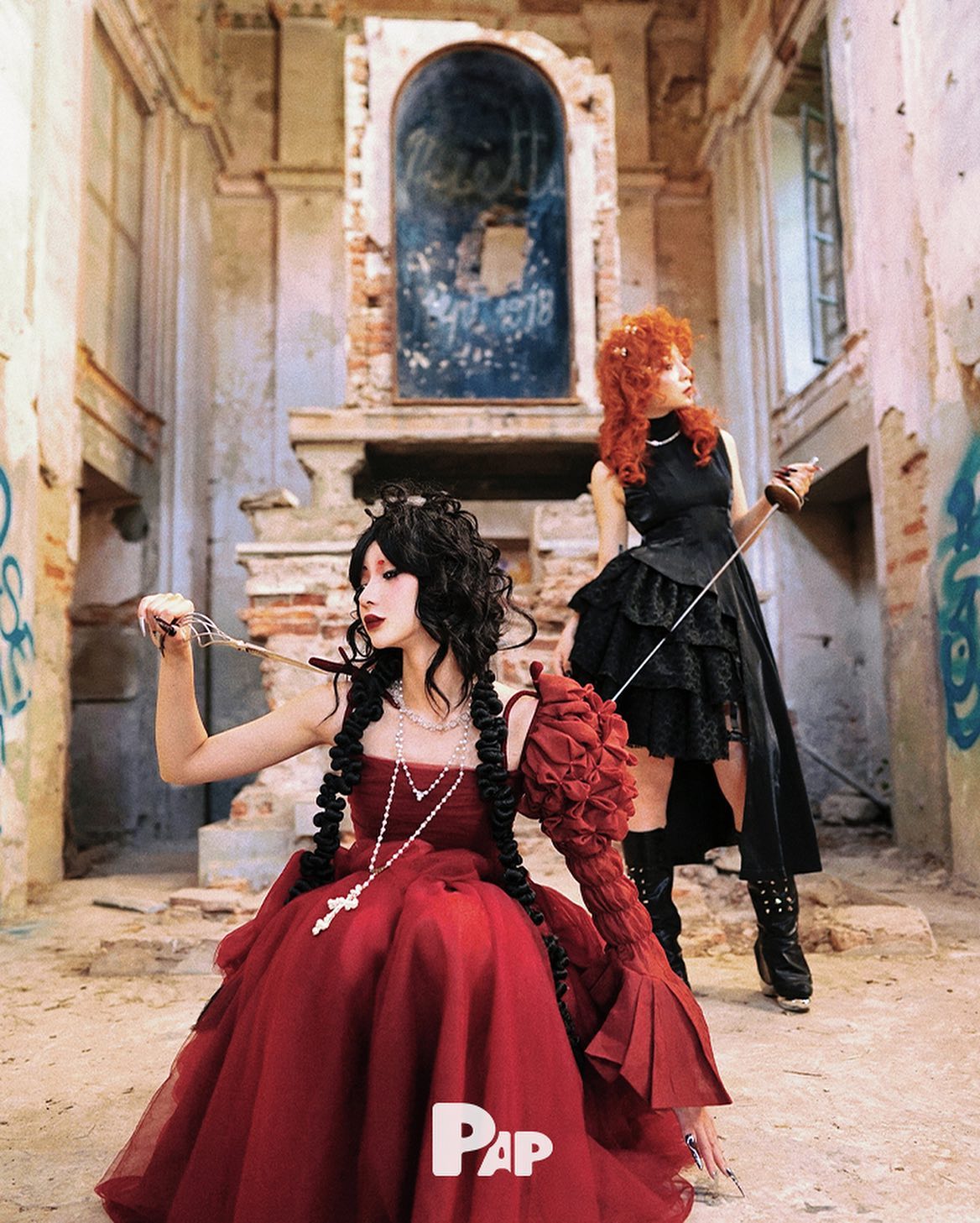 ESCAPE & WONDERLAND — Look 1