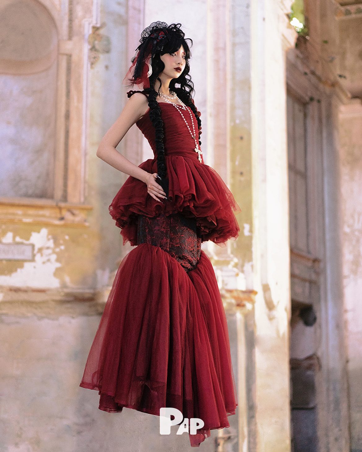ESCAPE & WONDERLAND — Look 4