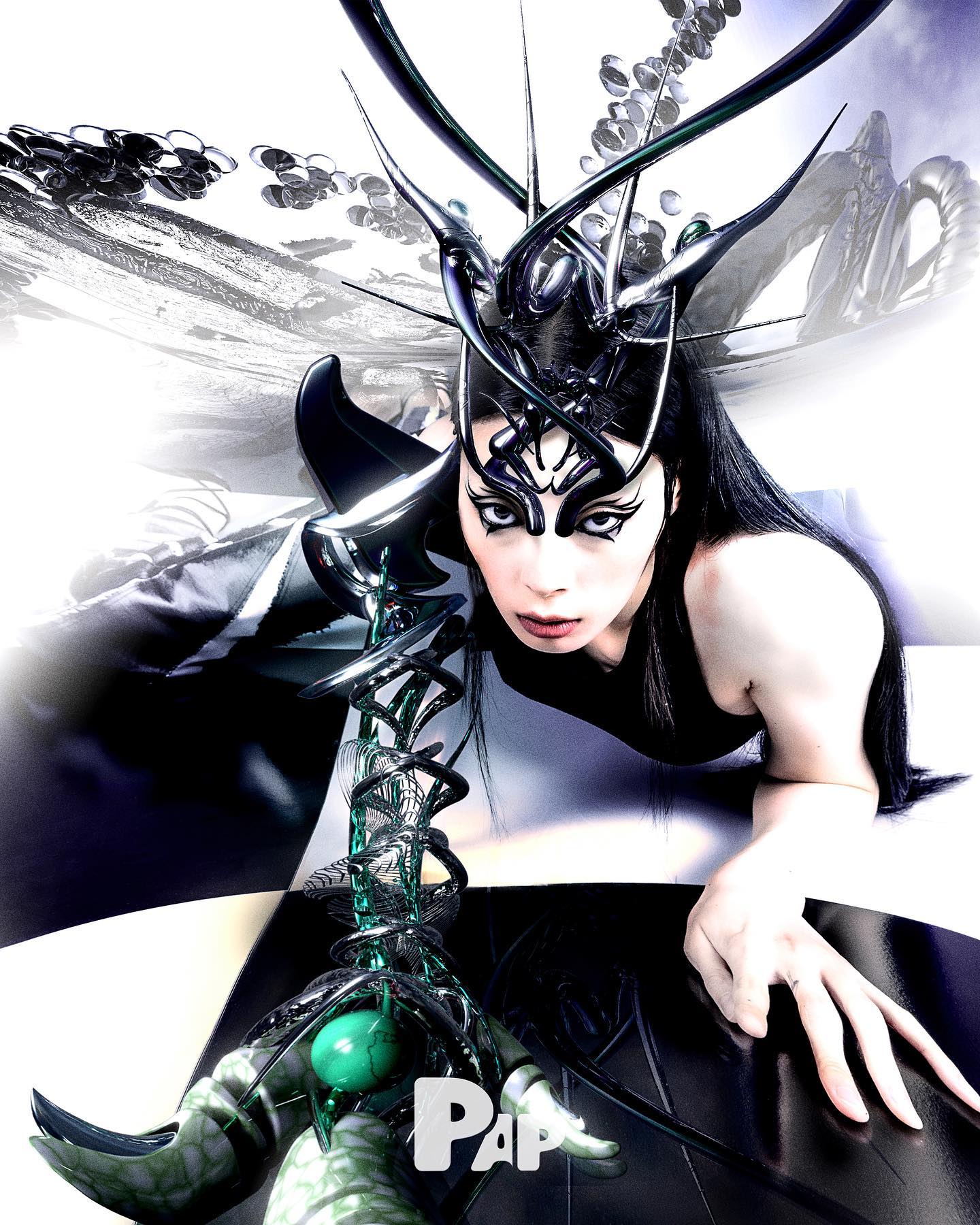 CHROME-COATED IDOLATRY — Look 4