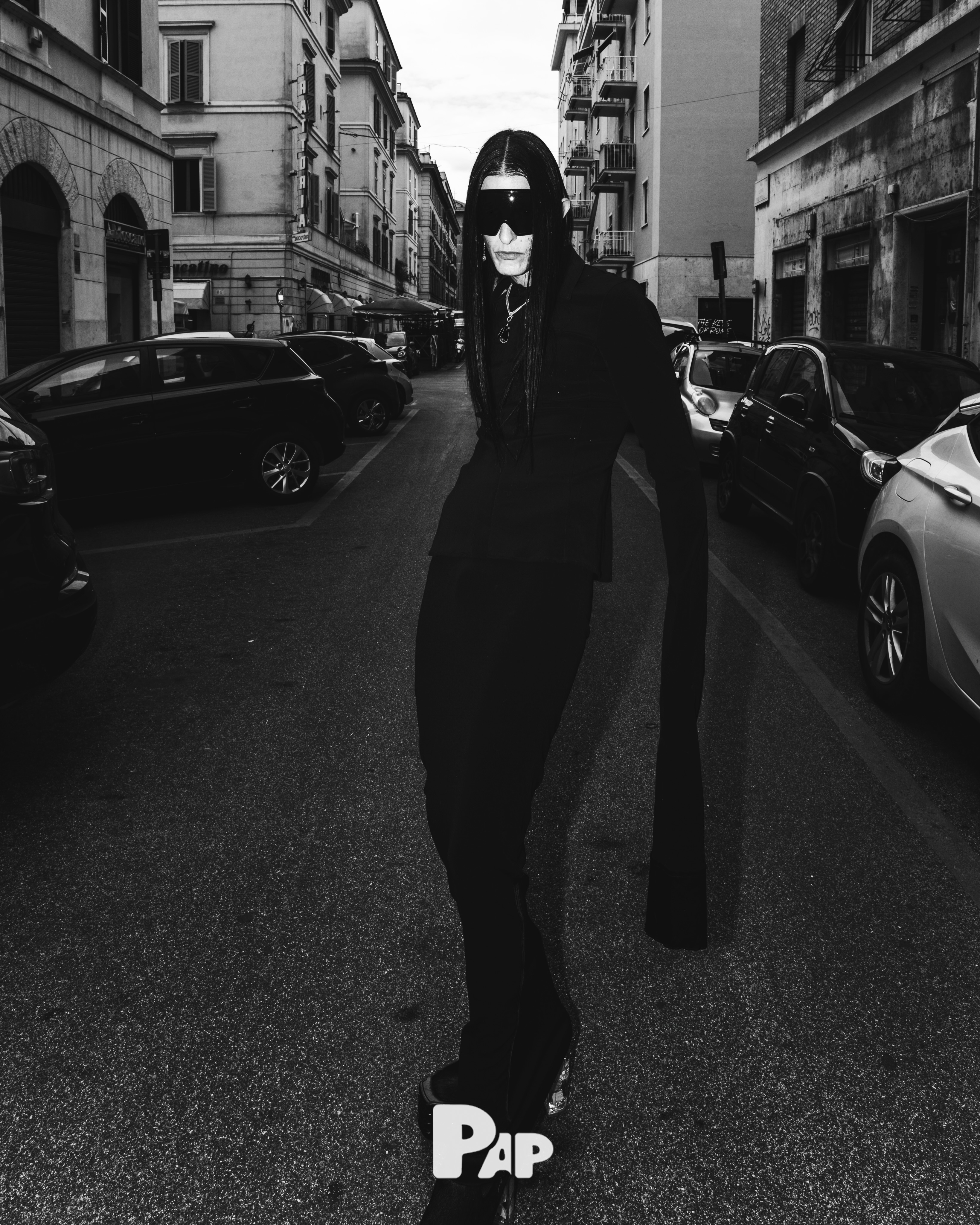 MONOCHROME — Look 5