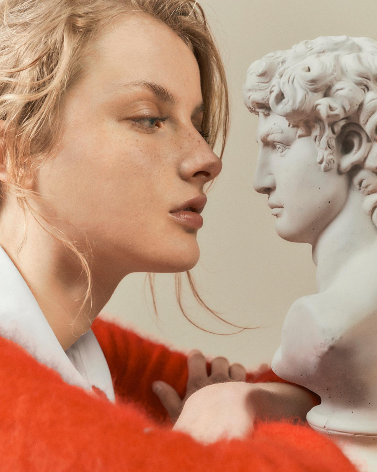 L'ETRANGER — Look 1