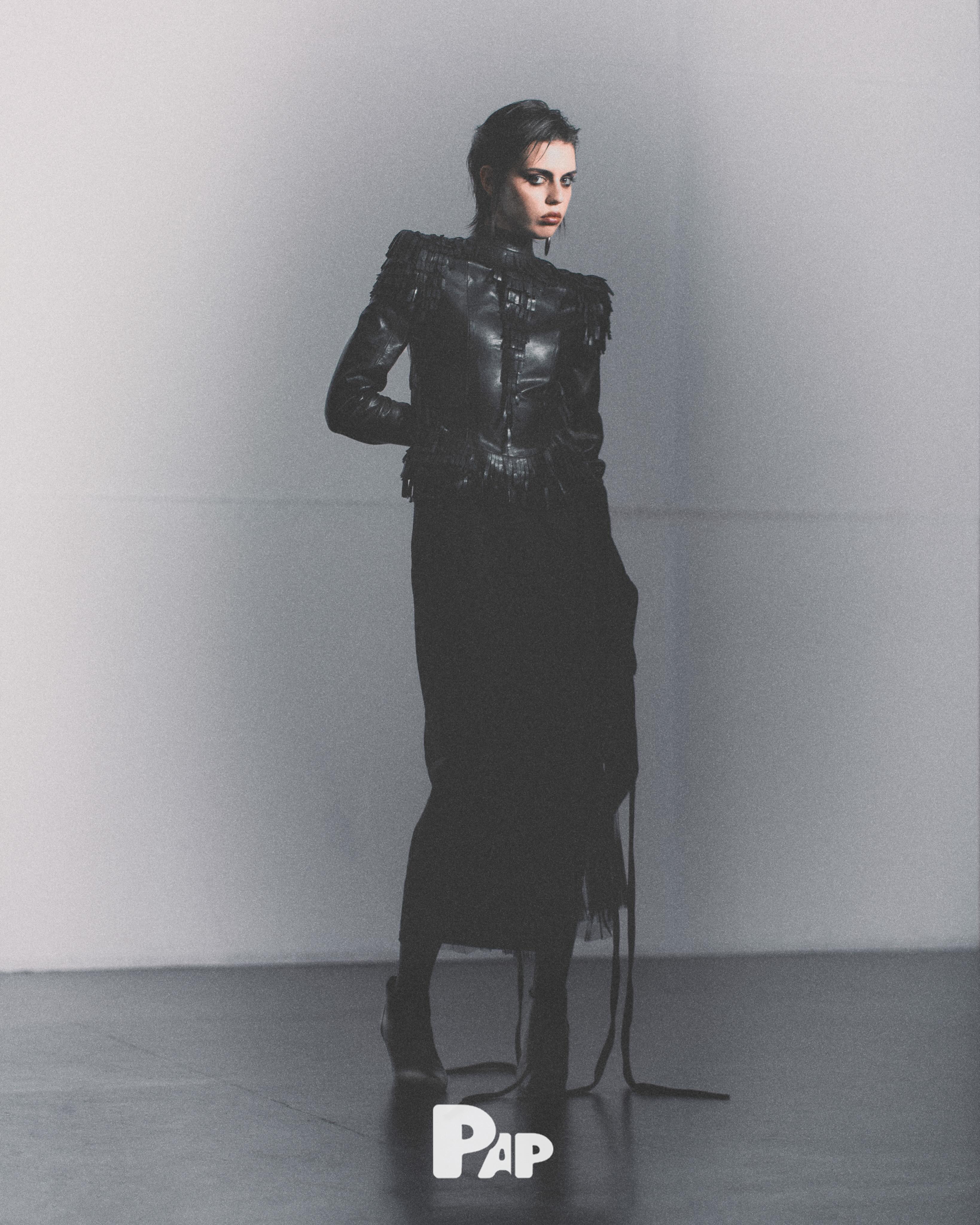 FEMME FATALE — Look 6
