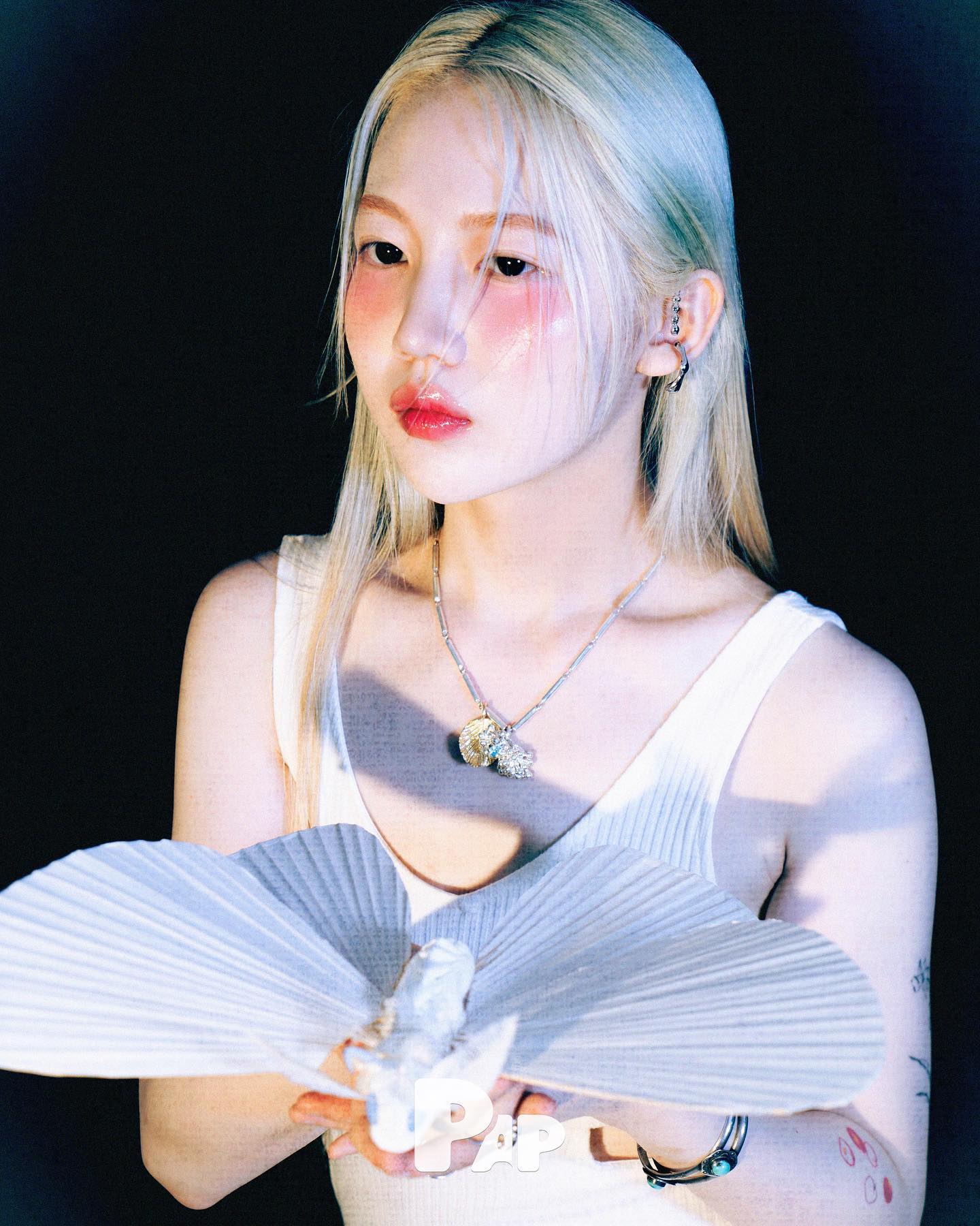INSECT WORLD — Look 5