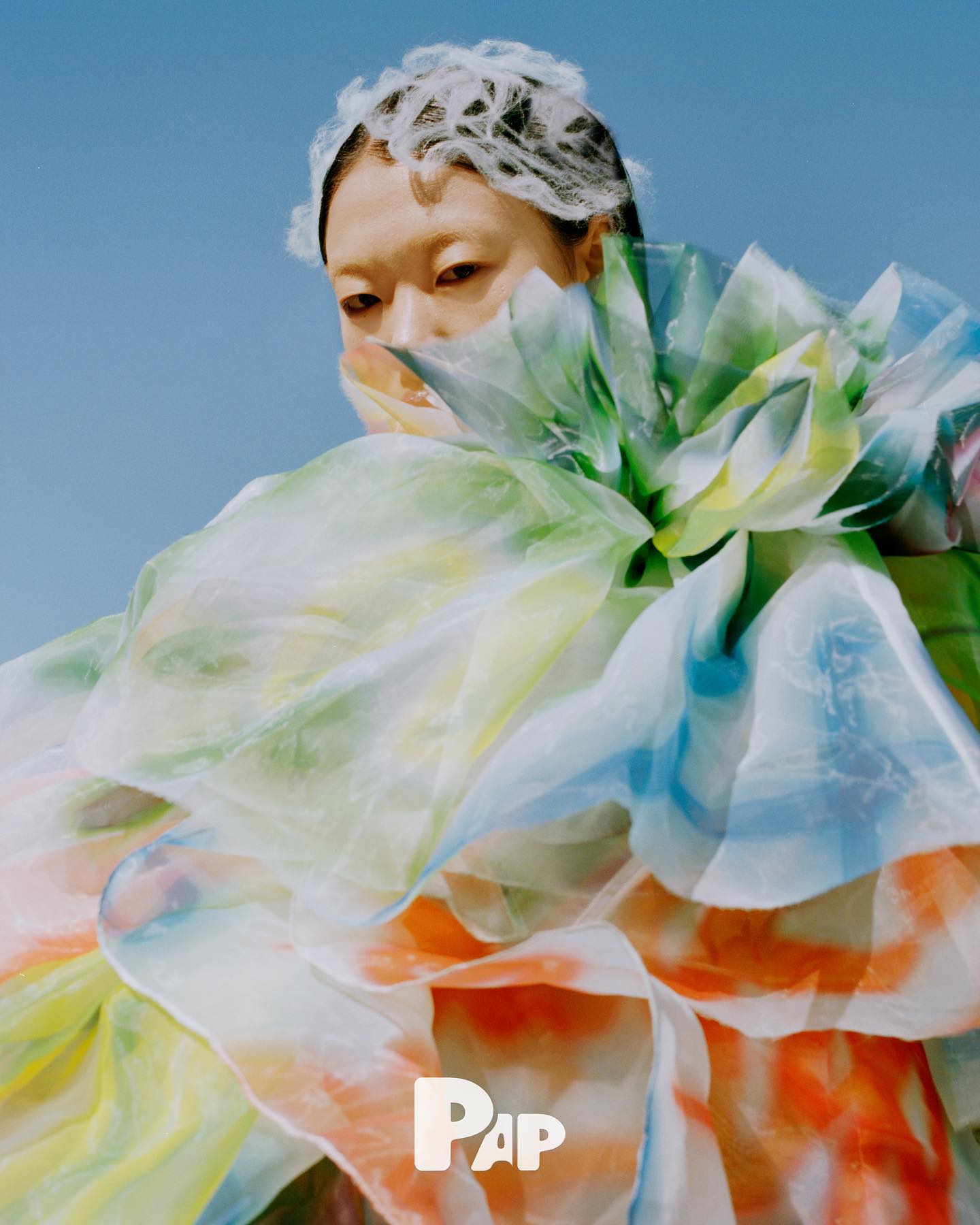 NO MAN'S LAND — Look 1