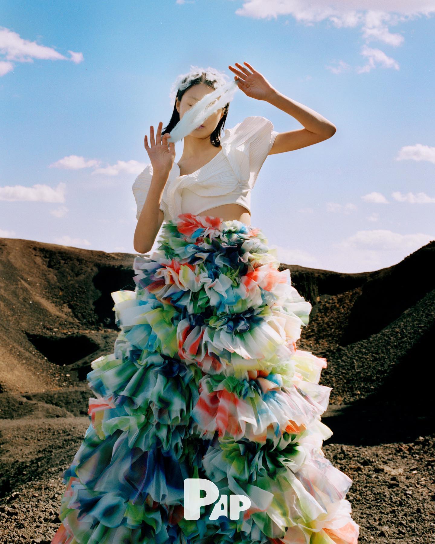 NO MAN'S LAND — Look 2